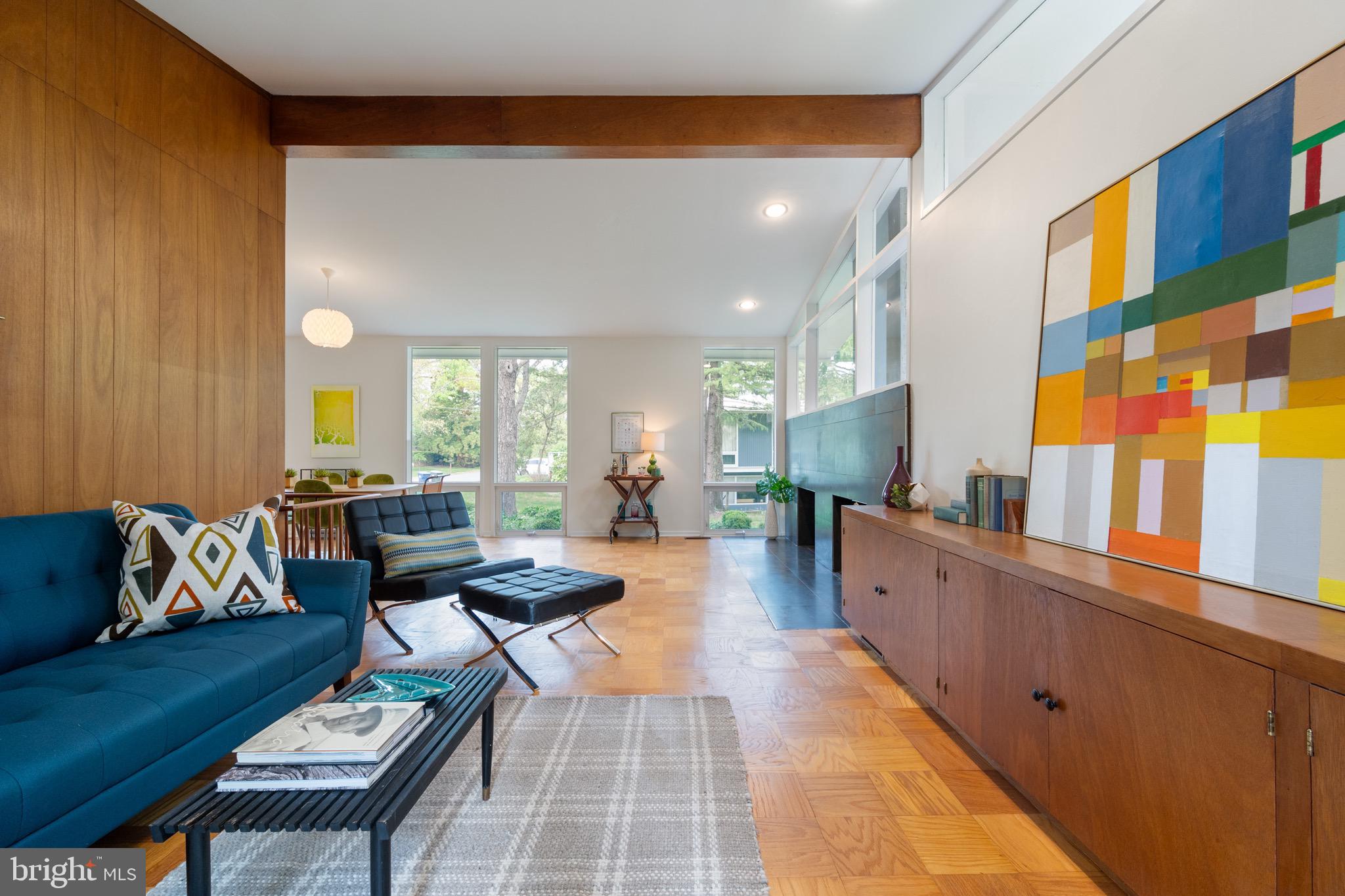 HOLLIN HILLS - Residential