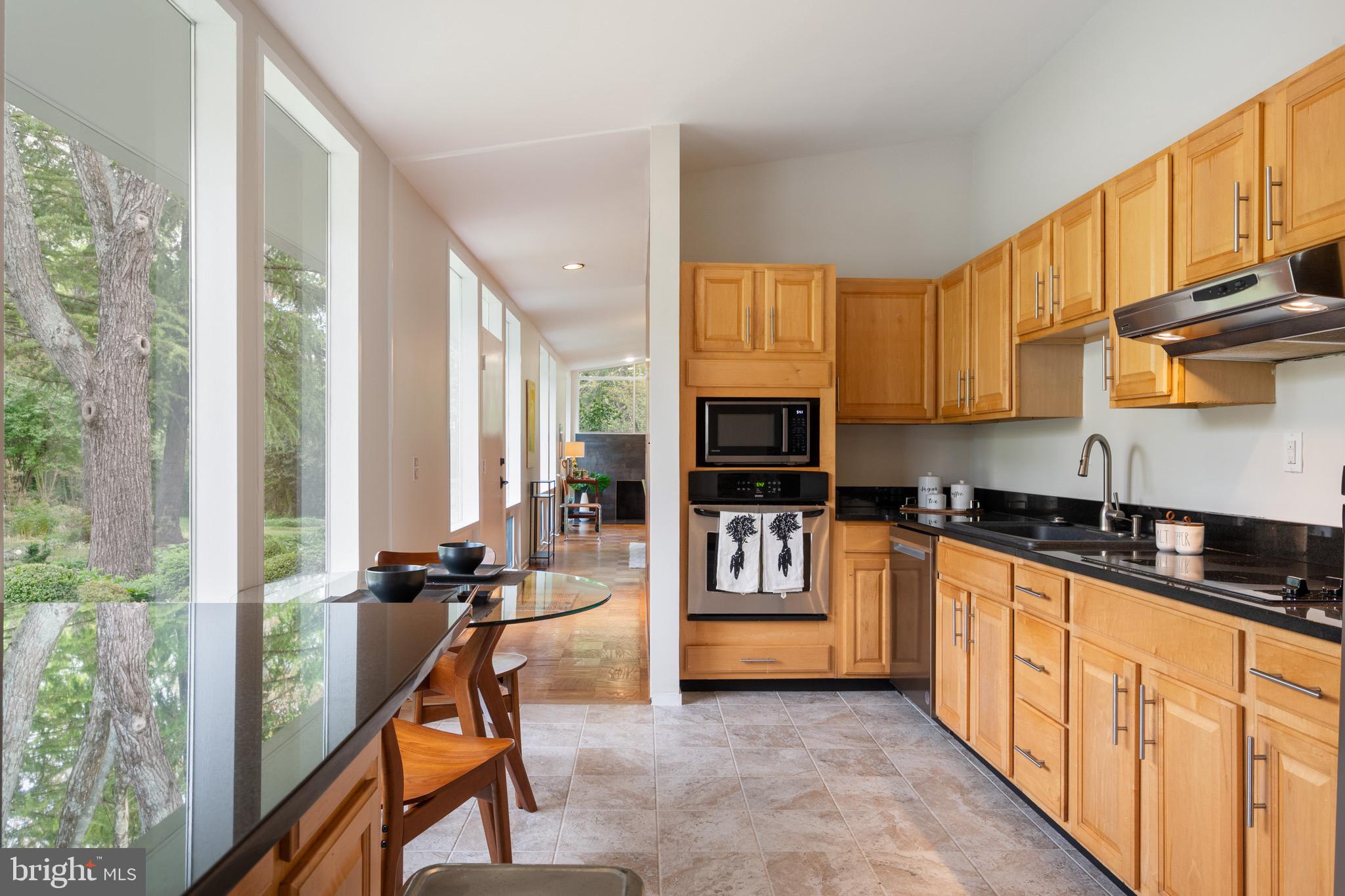 HOLLIN HILLS - Residential