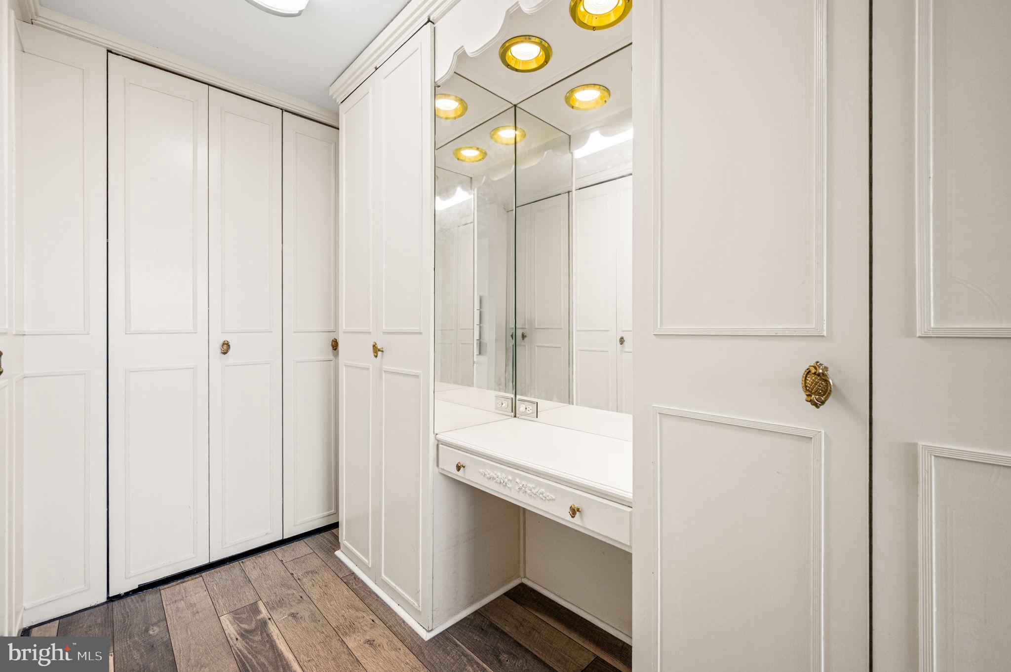 SUTTON TERR - Residential