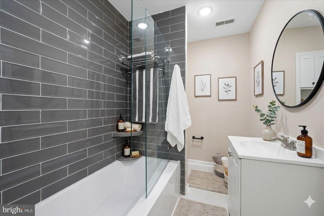 COBBS CREEK - Residential