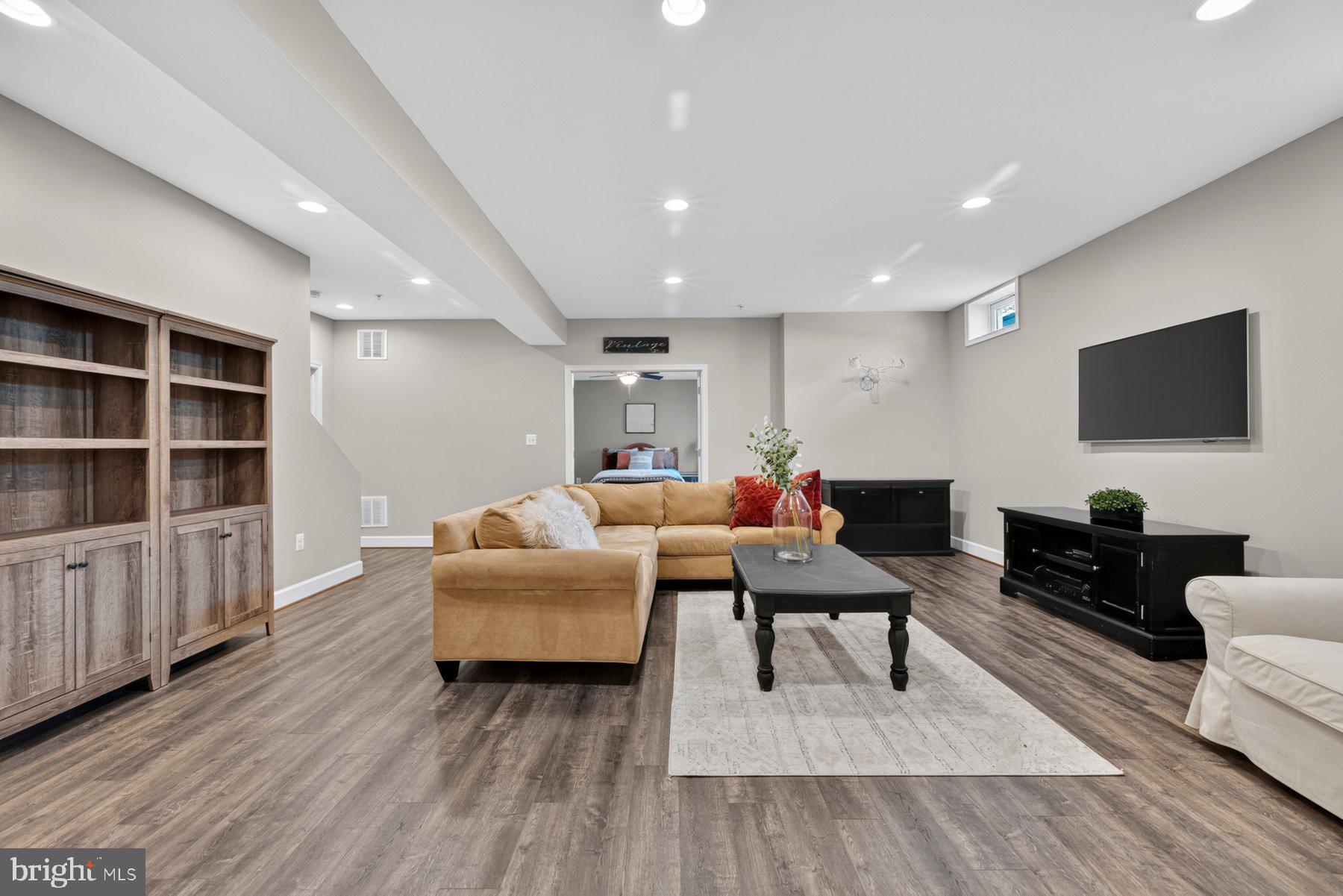 VILLAGES OF URBANA - Residential