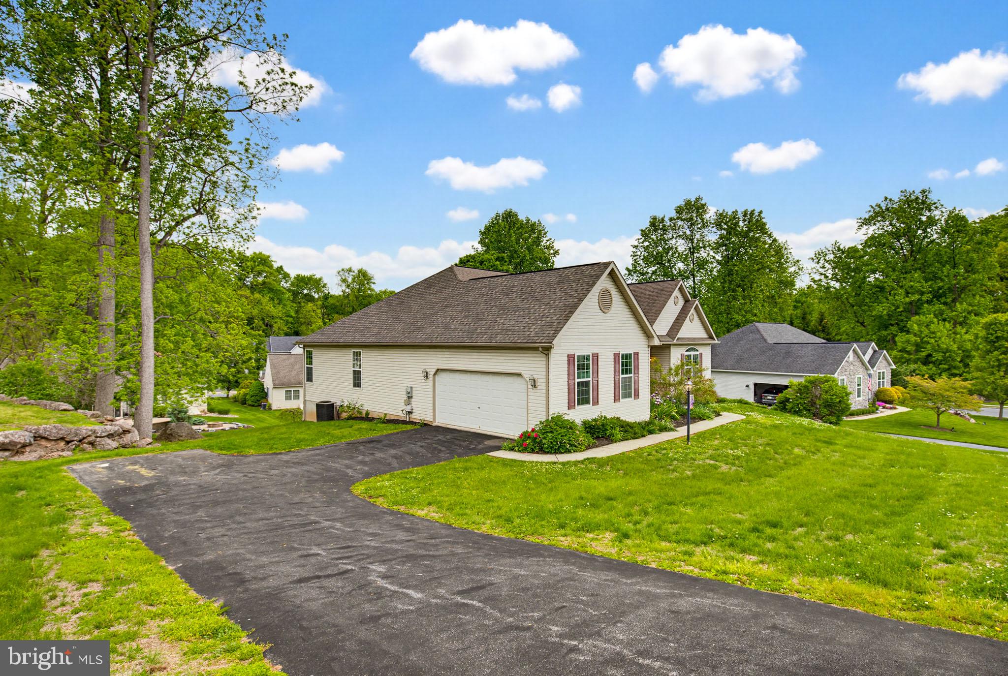 CRESTWOOD - Residential
