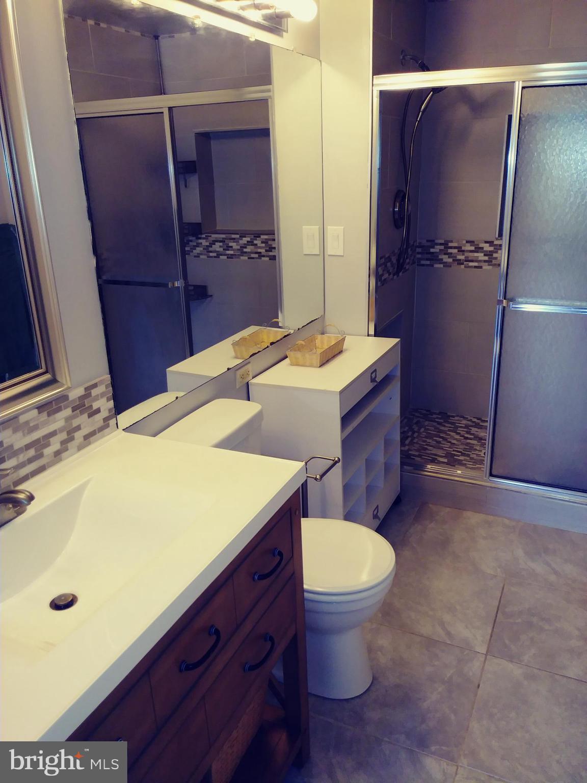 GLEN OAKS - Residential