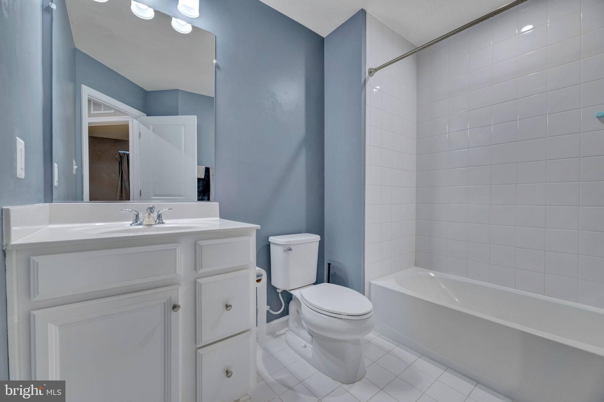METRO POINTE - Residential Lease