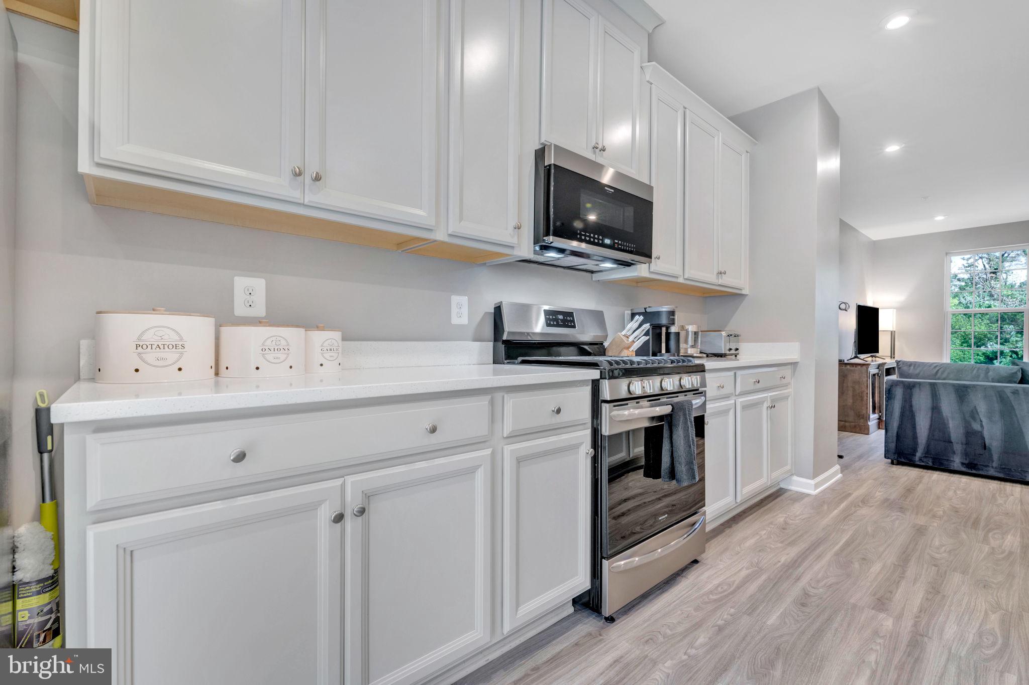 METRO POINTE - Residential Lease