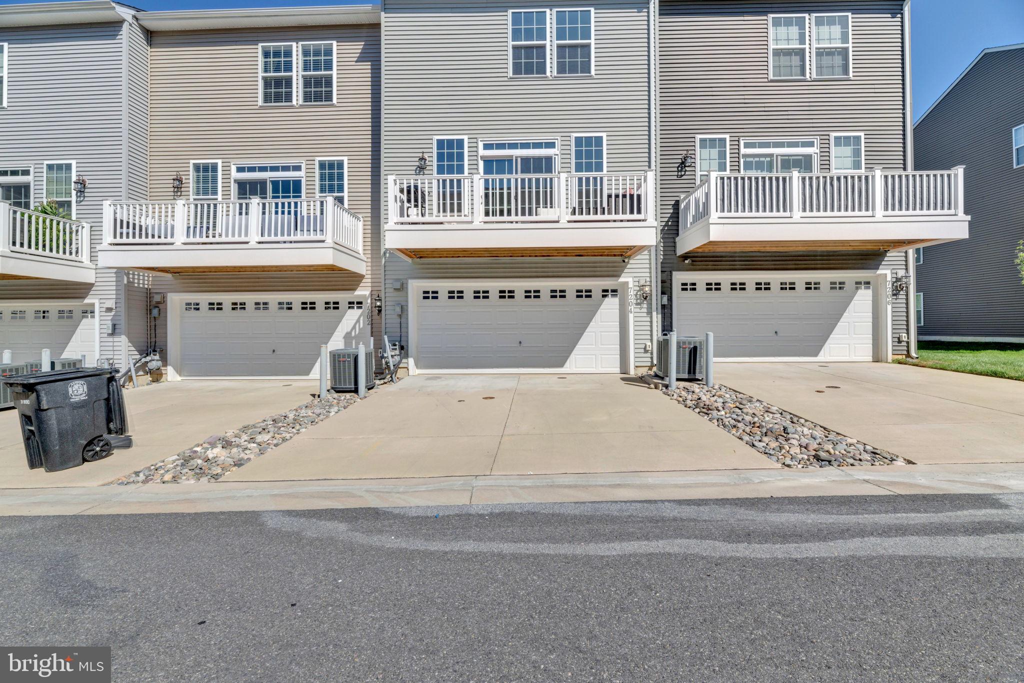 METRO POINTE - Residential Lease