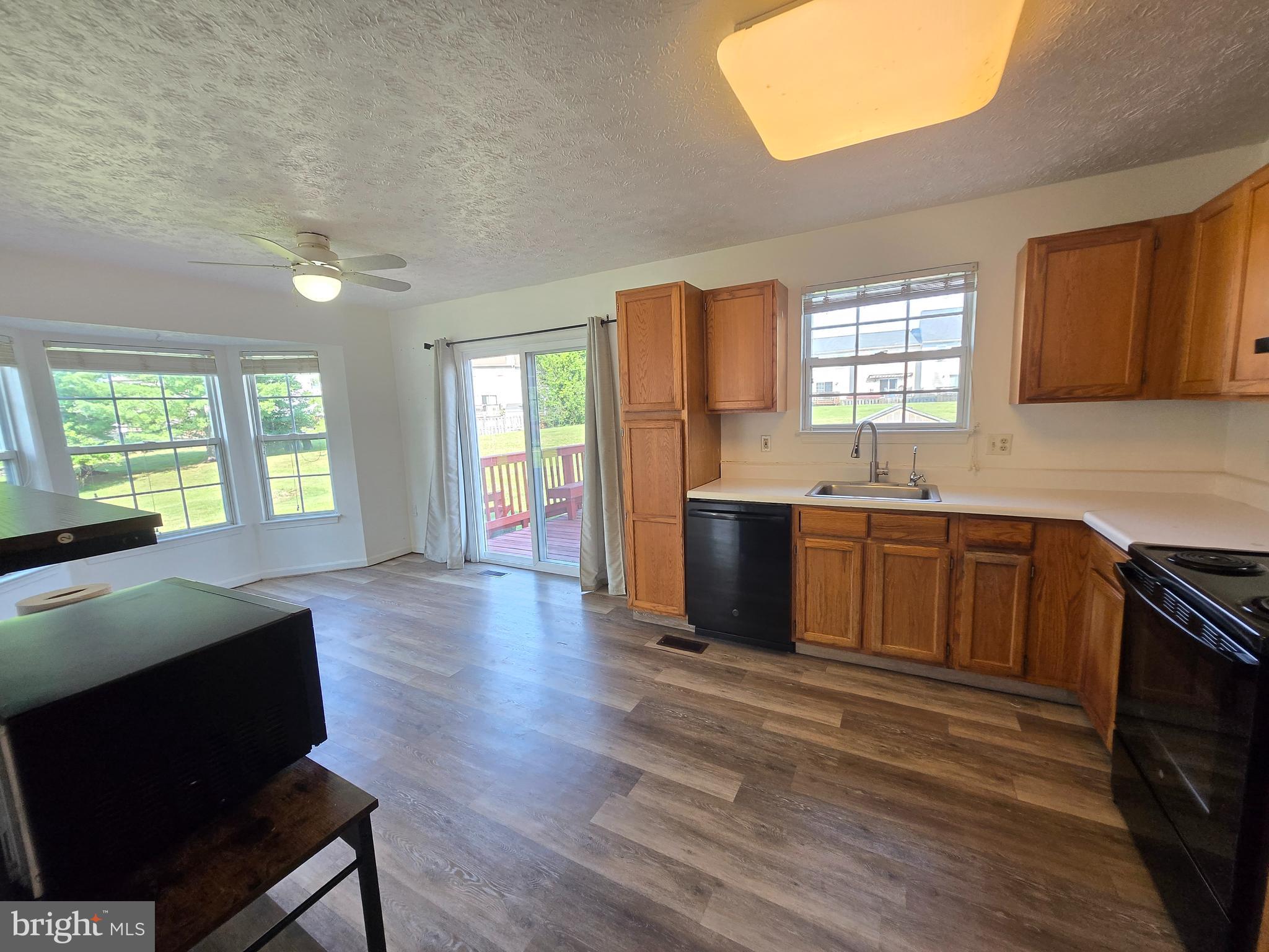 PARKVIEW TRAIL - Residential