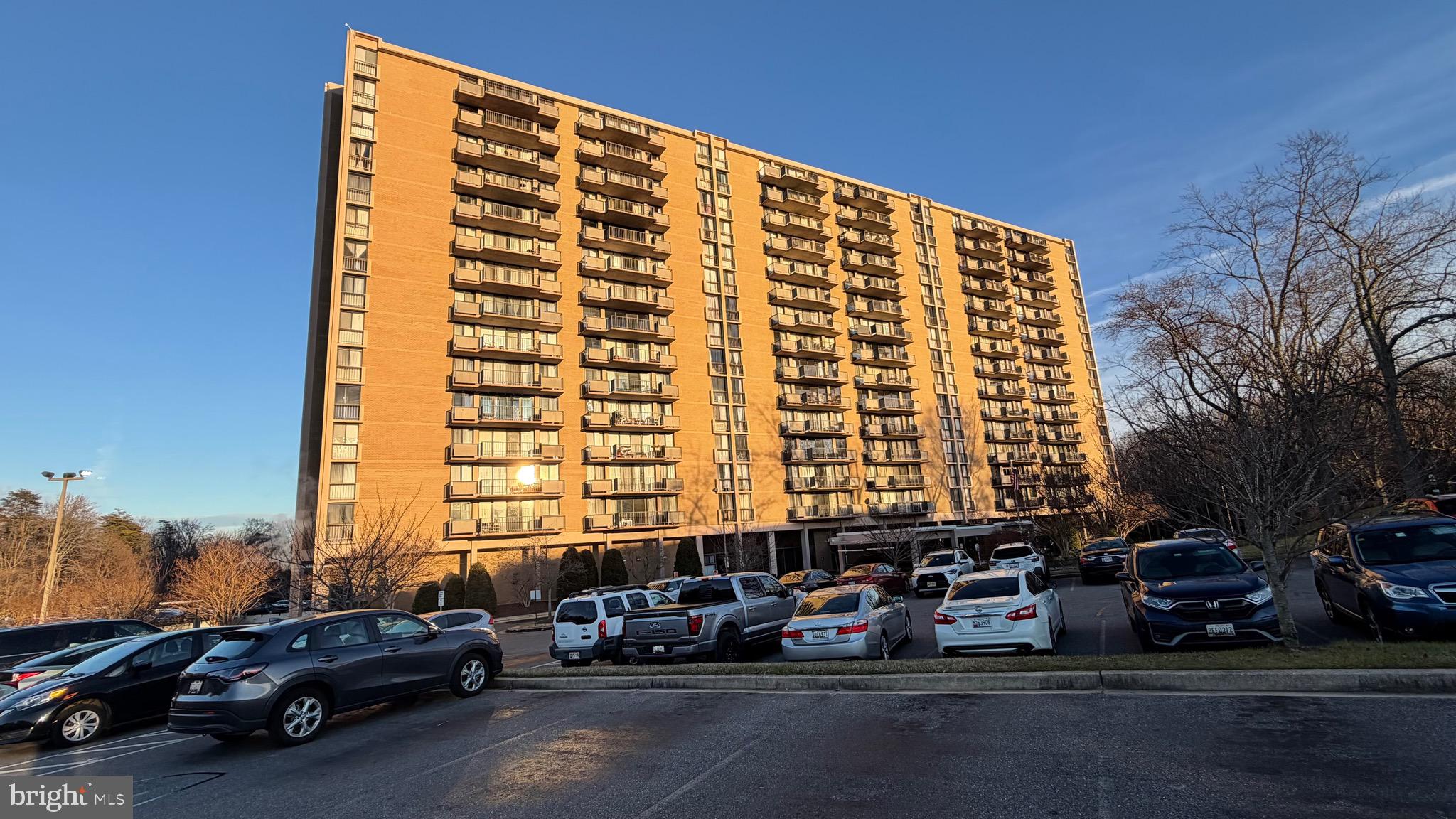 TOWERS IN WESTCHESTER PARK - Residential