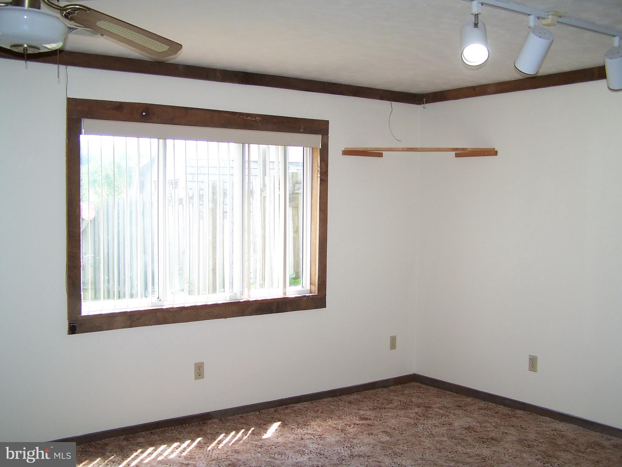 DAMASCUS VALLEY PARK - Residential Lease