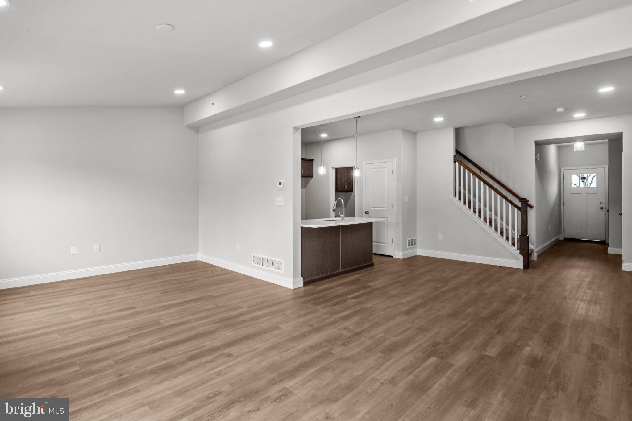 HAWKSTONE VILLAGE - Residential