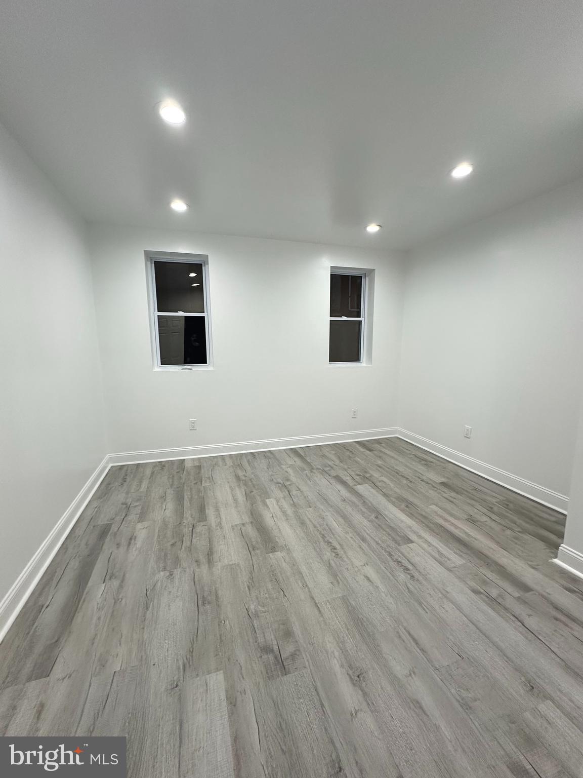 KENSINGTON - Residential