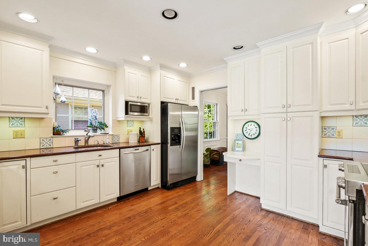 ROLLINGWOOD - Residential