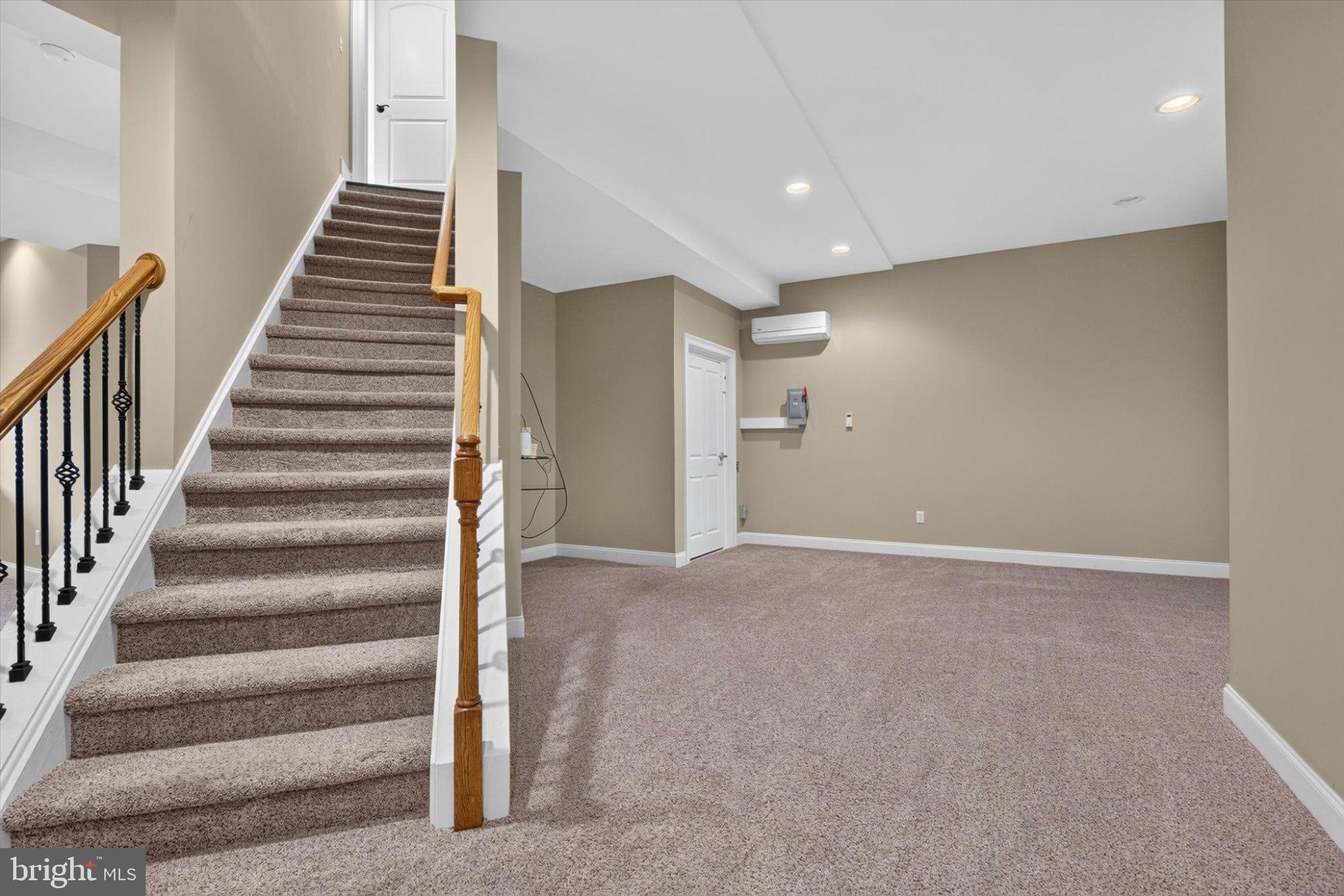 DEAVEN WOODS - Residential