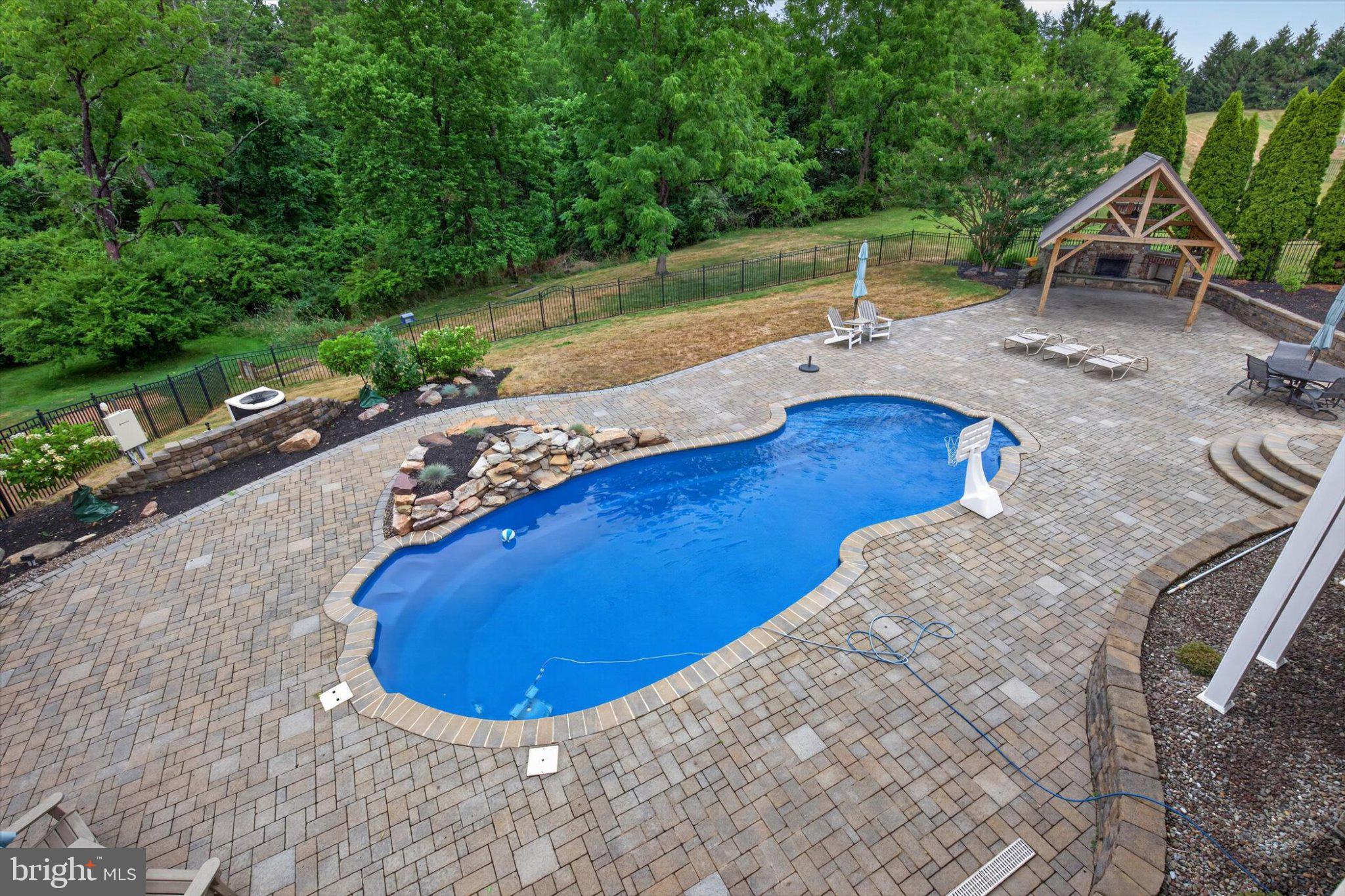 DEAVEN WOODS - Residential