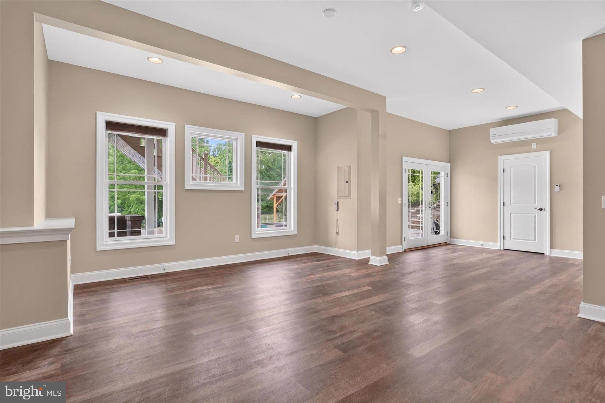 DEAVEN WOODS - Residential