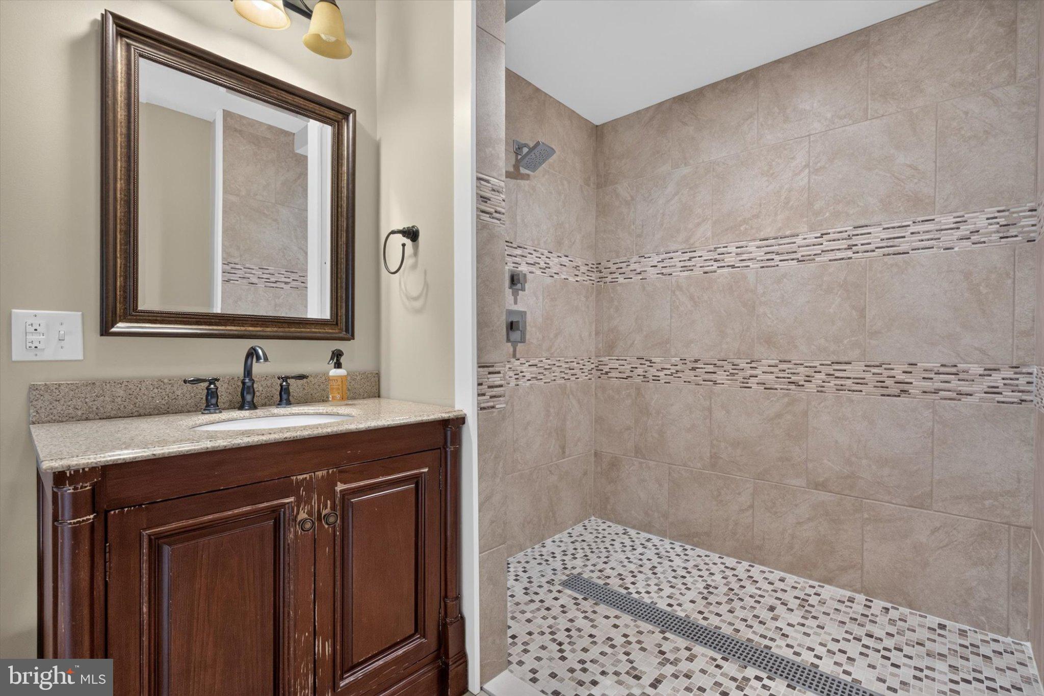 DEAVEN WOODS - Residential