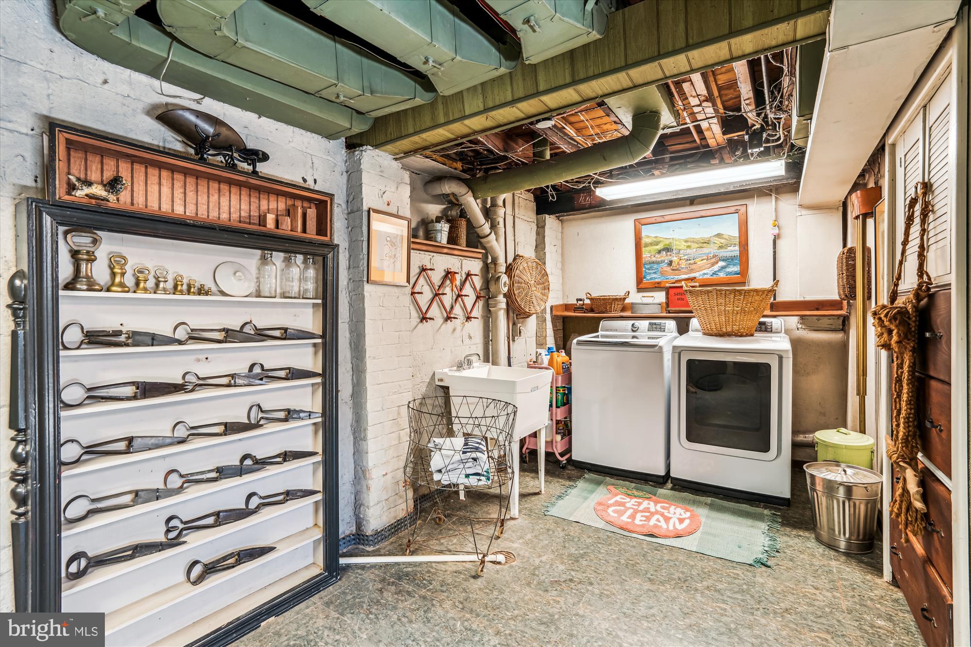 HILLANDALE - Residential