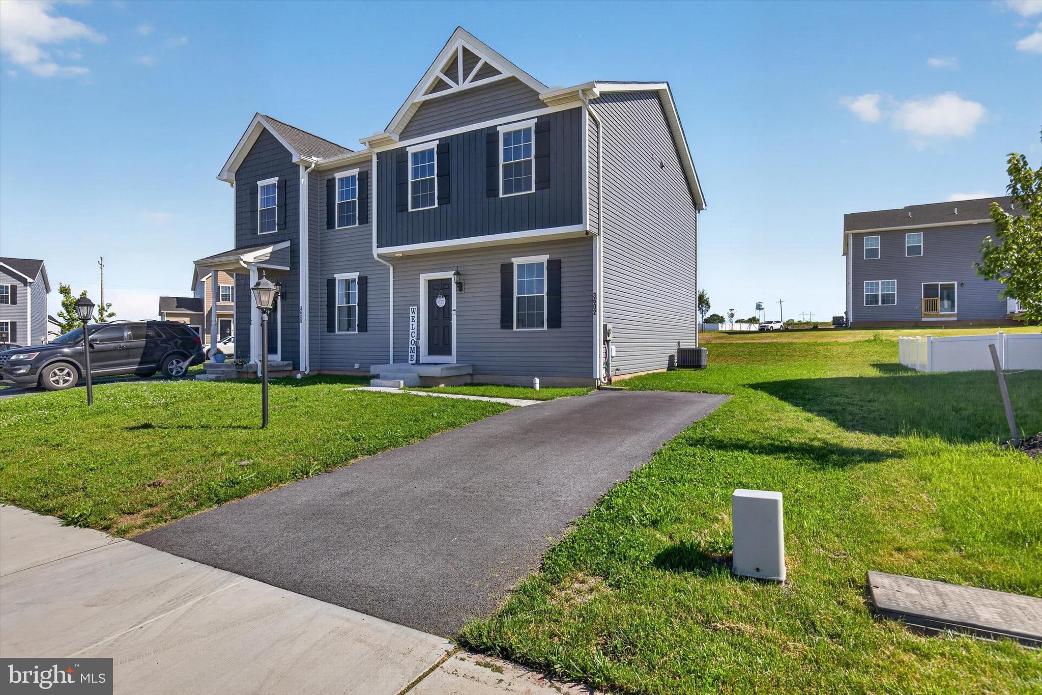 KINGS COURT AT BROWNSTONE - Residential