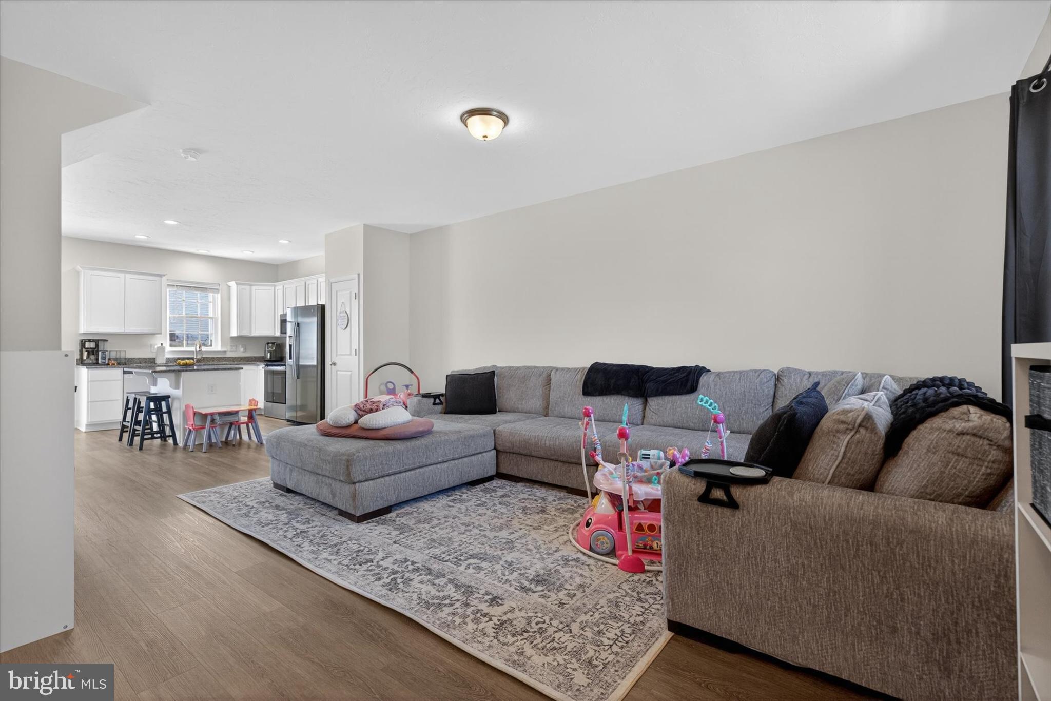 KINGS COURT AT BROWNSTONE - Residential