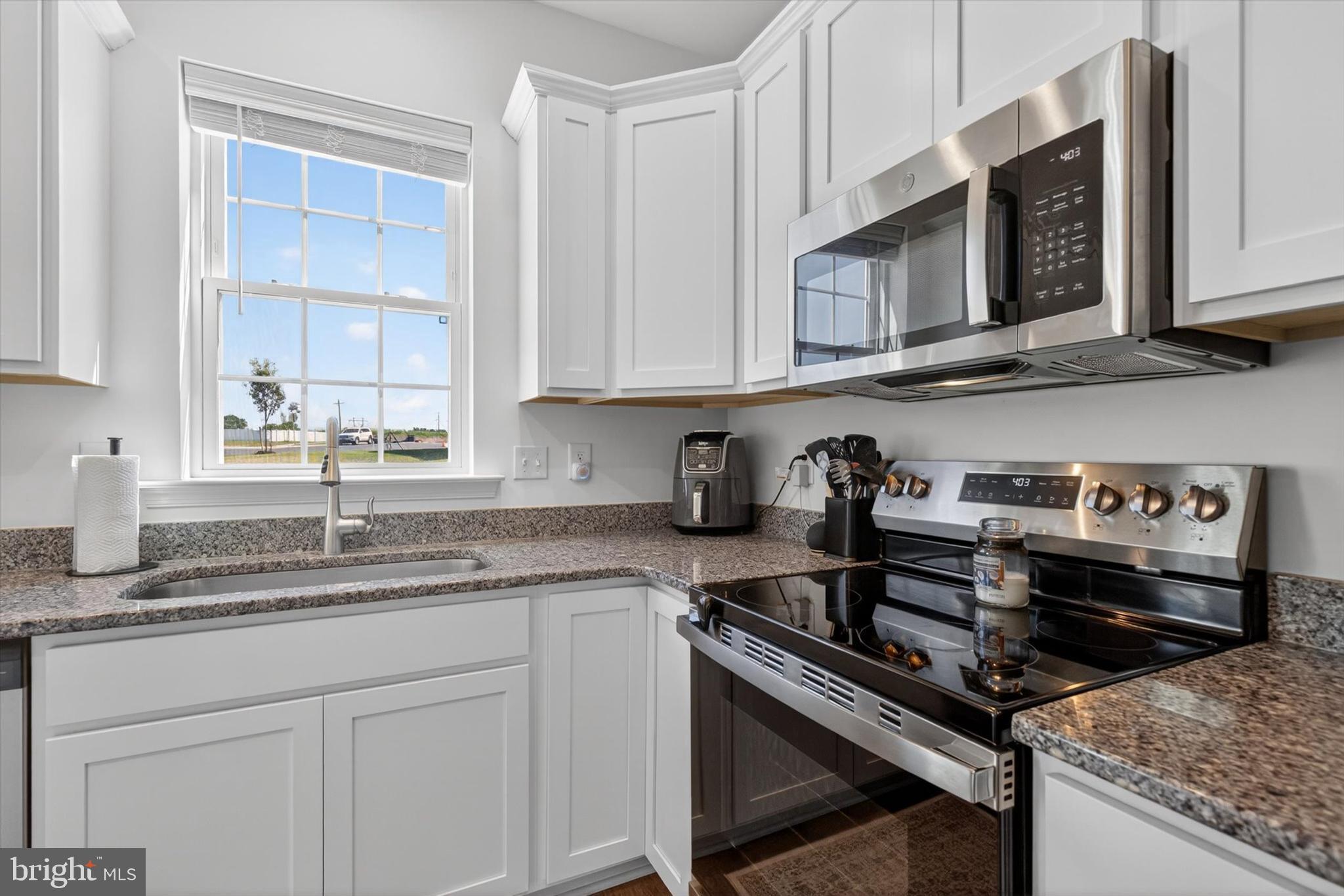 KINGS COURT AT BROWNSTONE - Residential