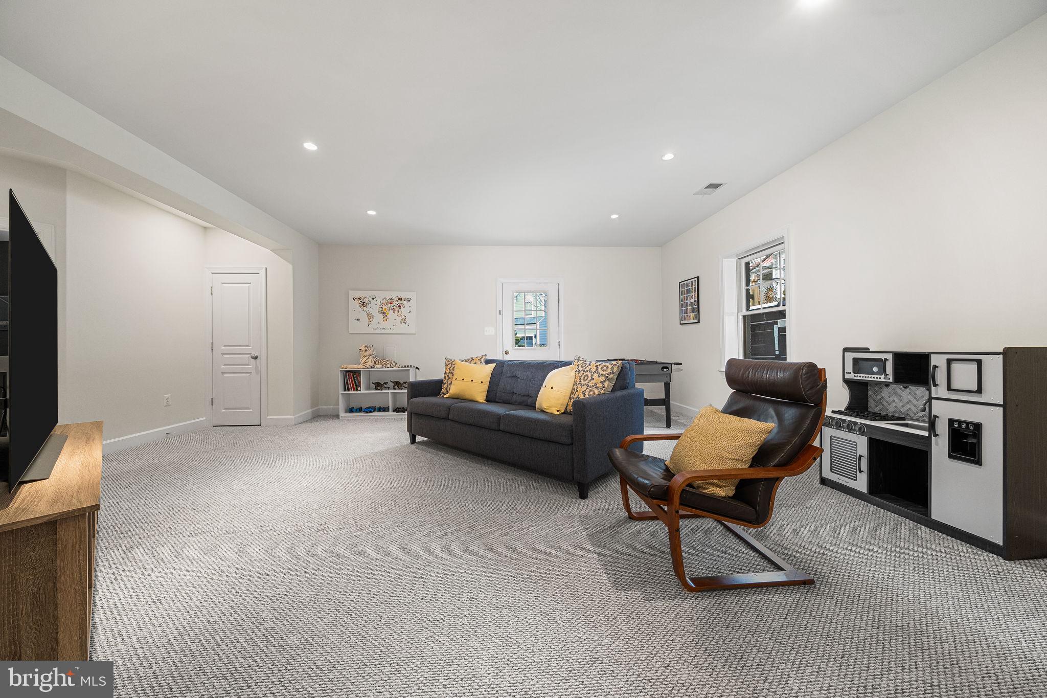 BERKSHIRE OAKWOOD - Residential