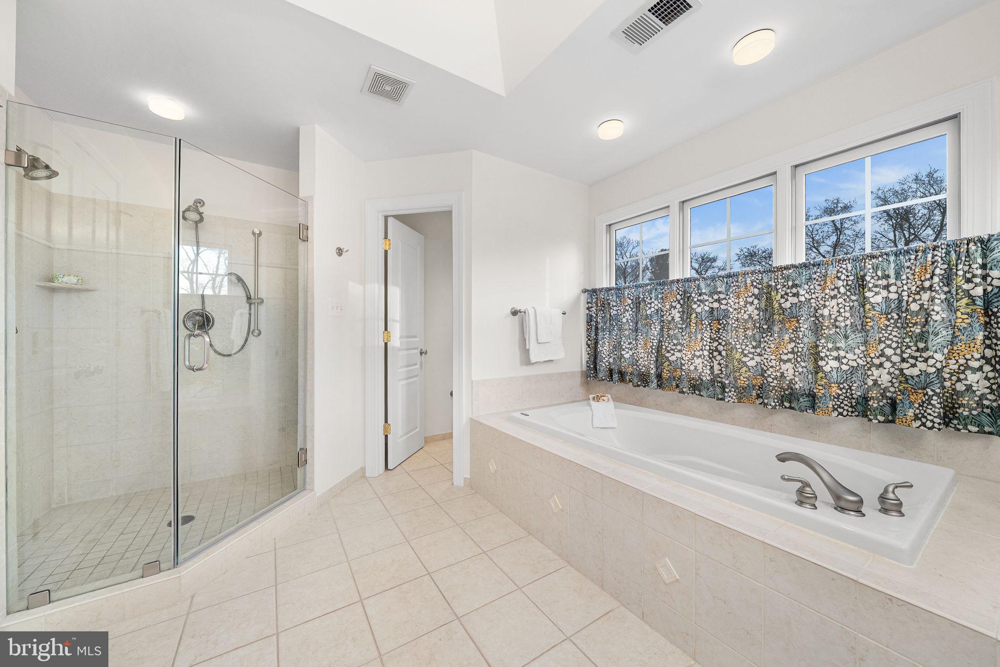 BERKSHIRE OAKWOOD - Residential