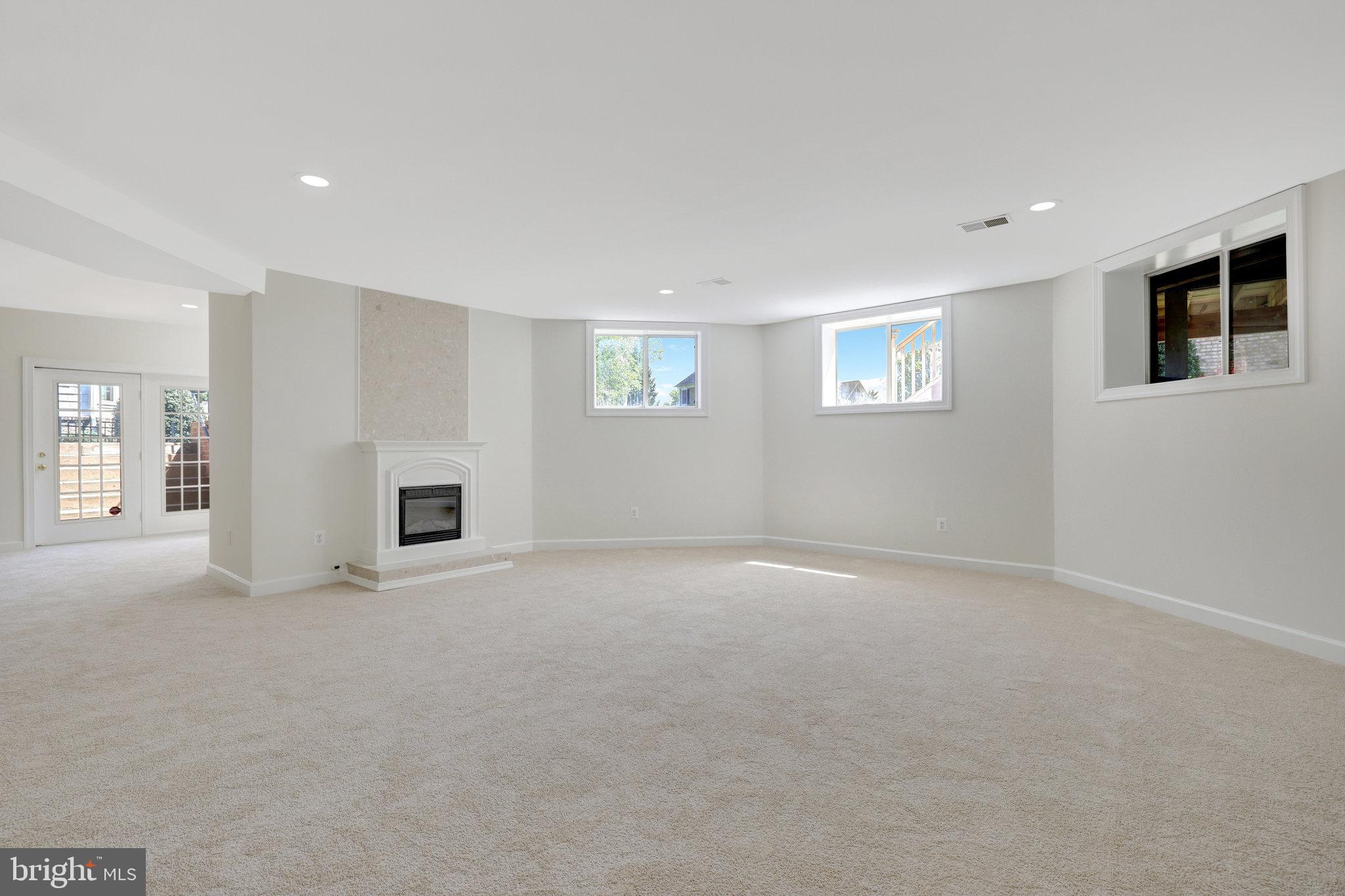 LAKE MANASSAS - Residential