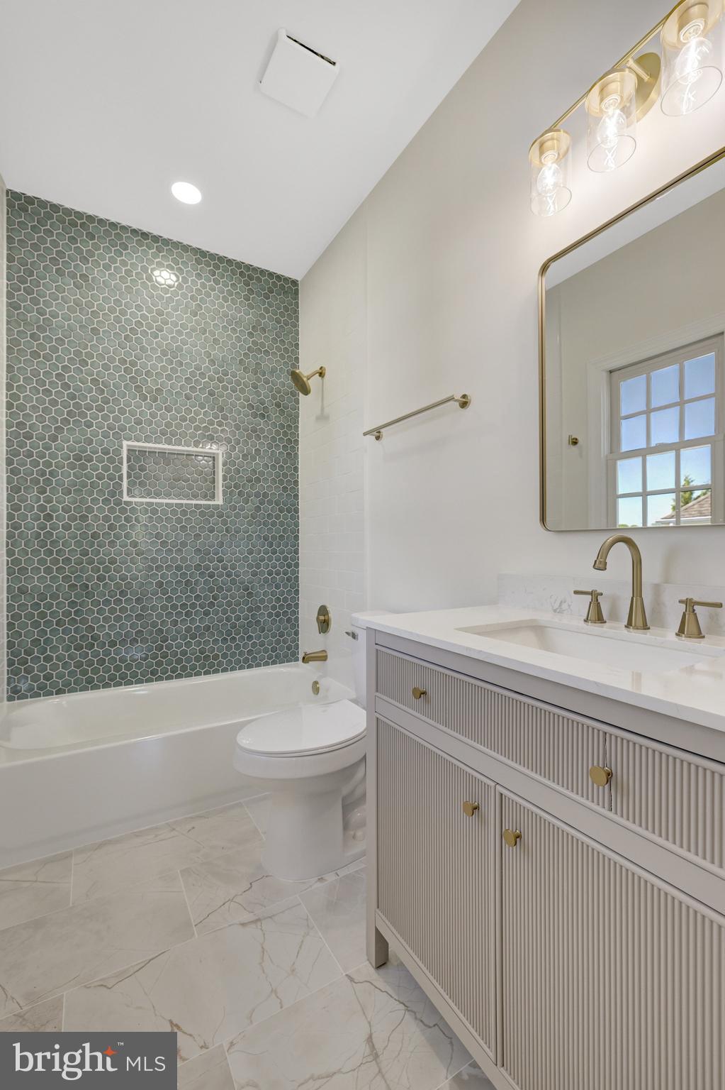 LAKE MANASSAS - Residential