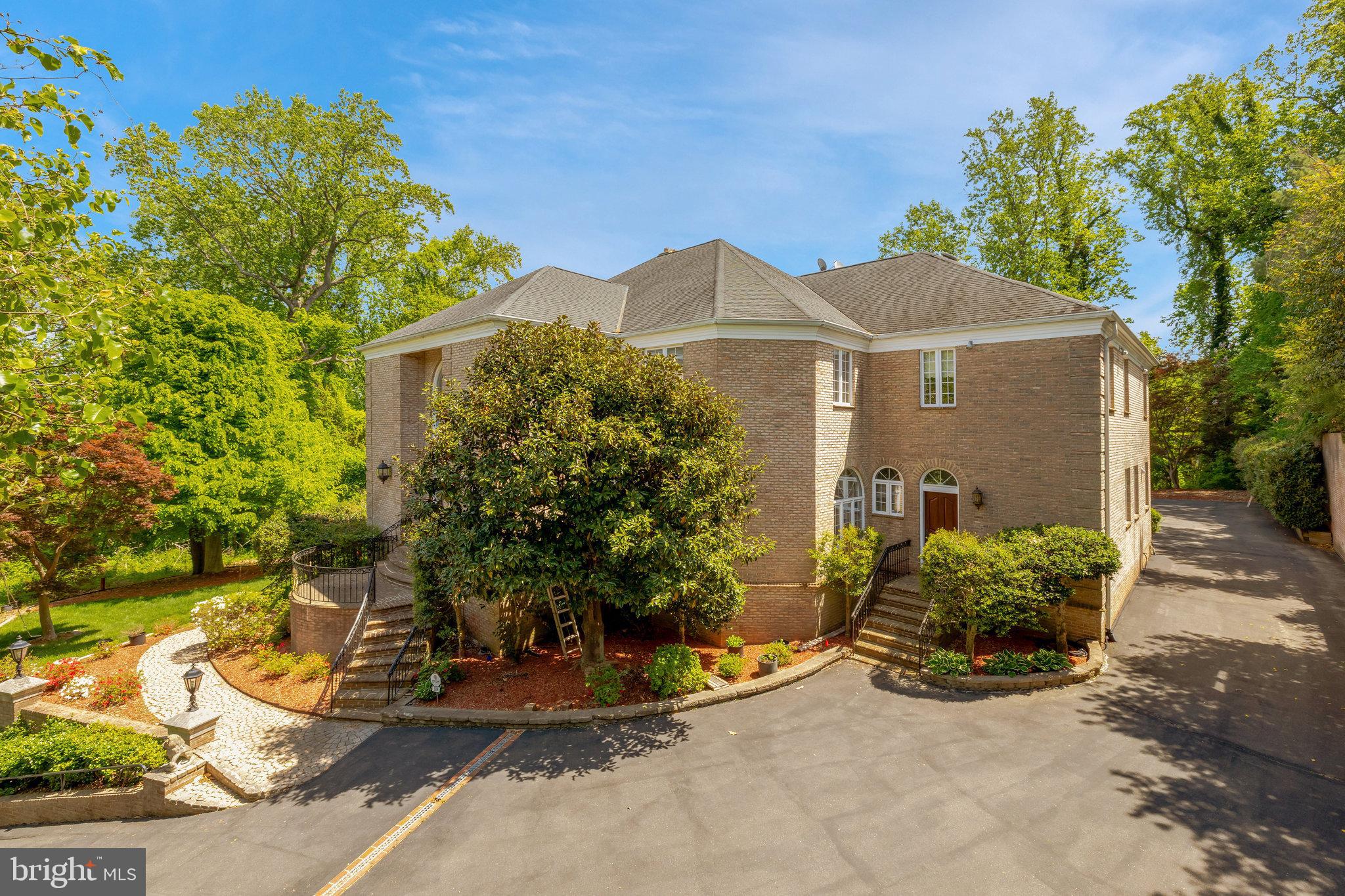 RIVER OAKS - Residential