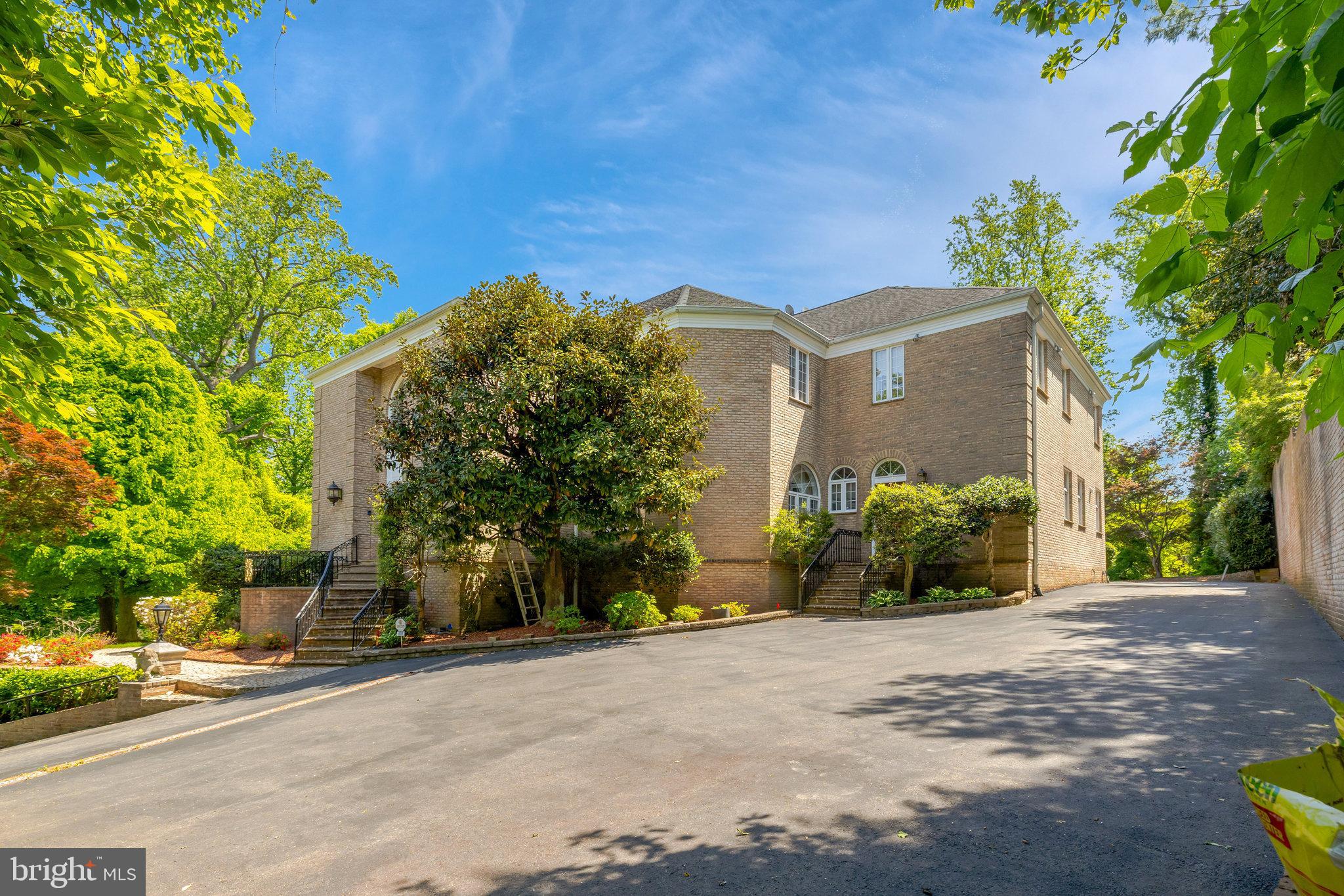 RIVER OAKS - Residential