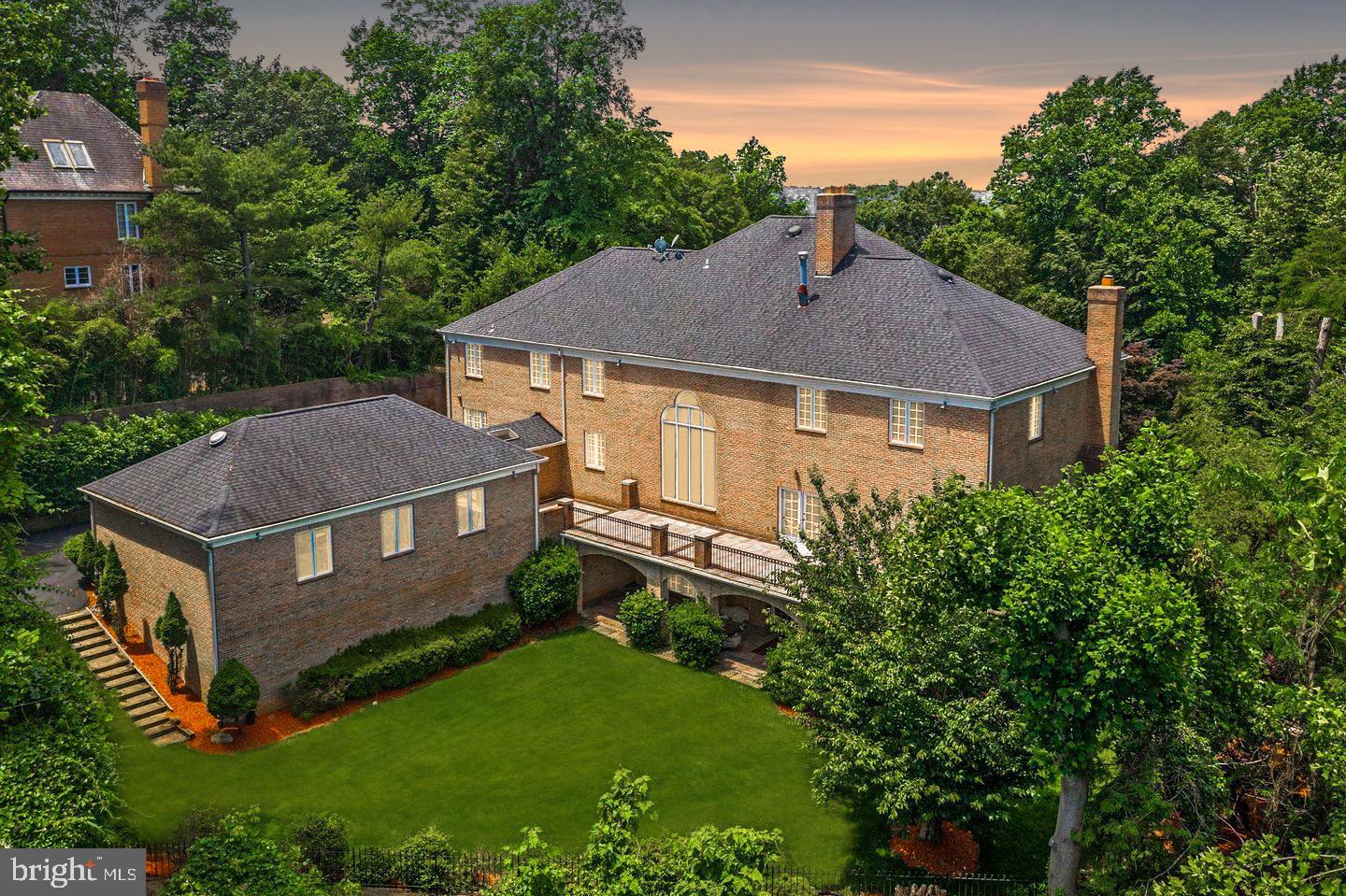 RIVER OAKS - Residential