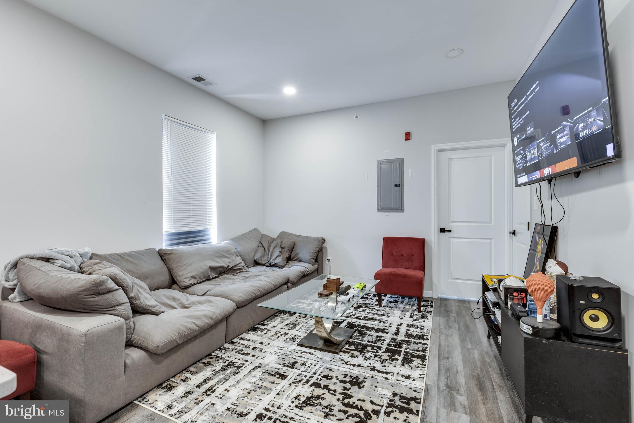 LUDLOW - Residential