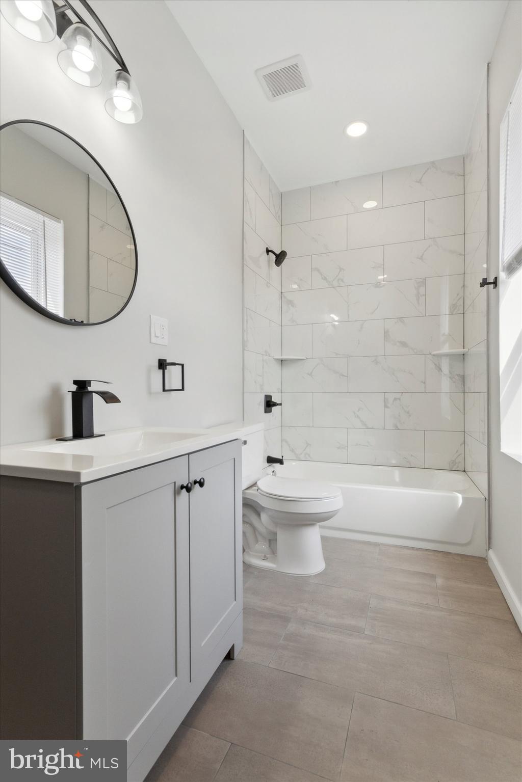 LUDLOW - Residential