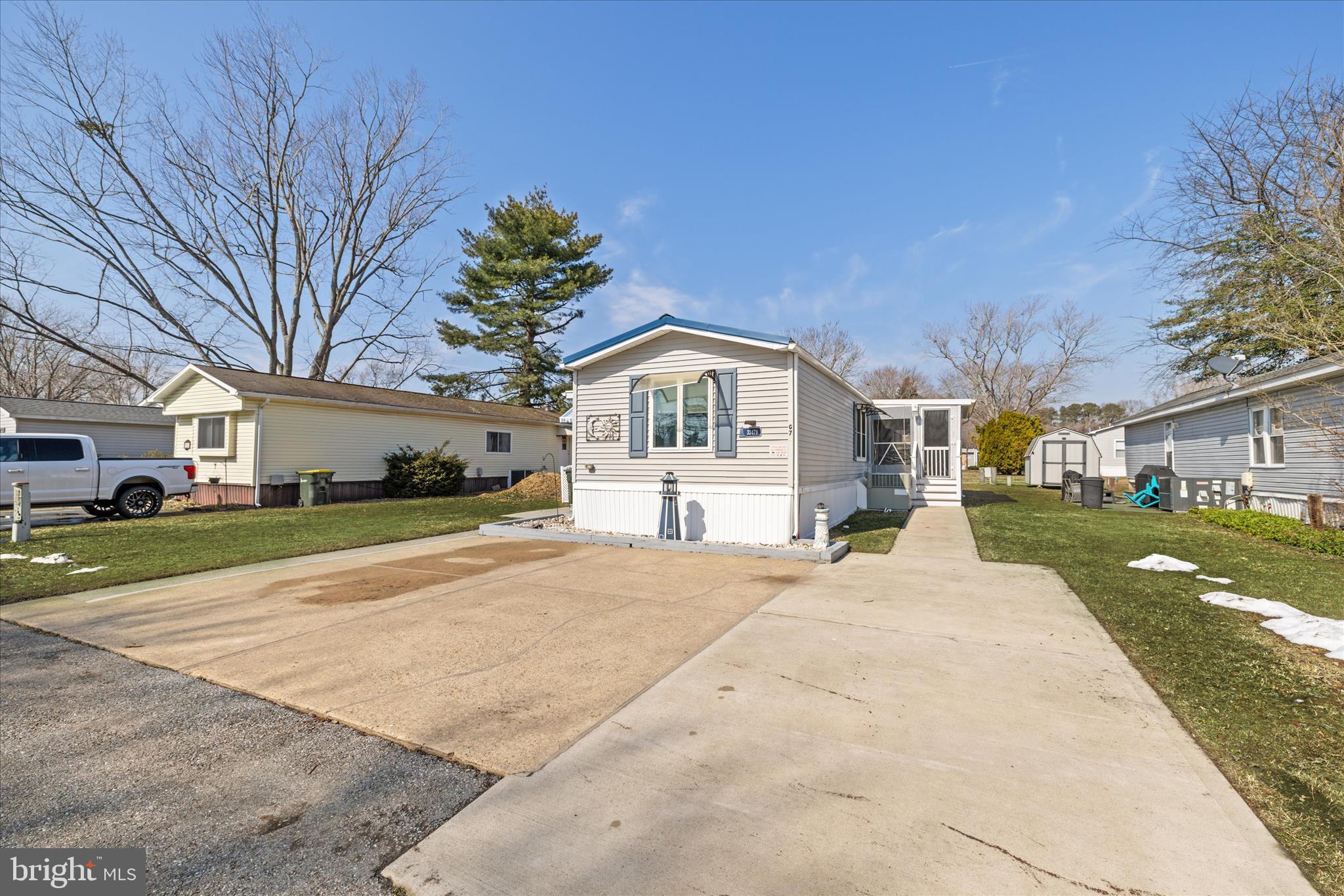 ANGOLA BEACH - Residential