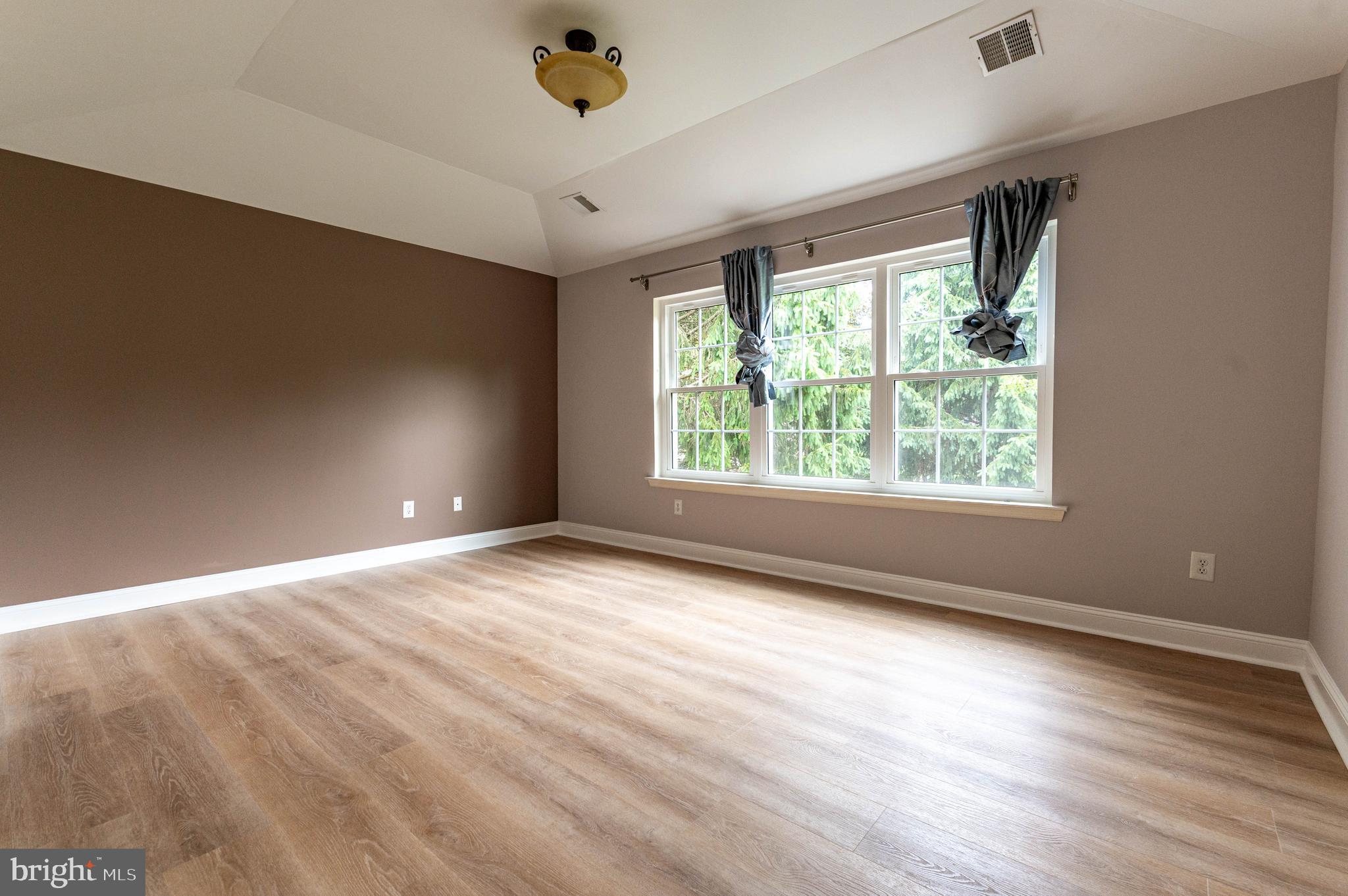 RIVERVIEW ESTATES - Residential