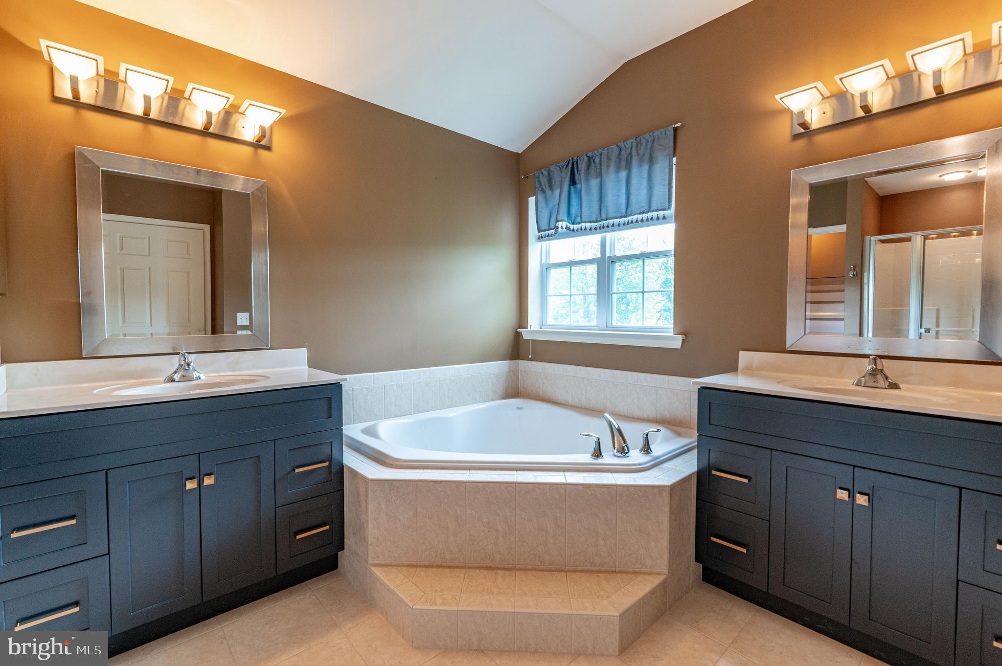 RIVERVIEW ESTATES - Residential