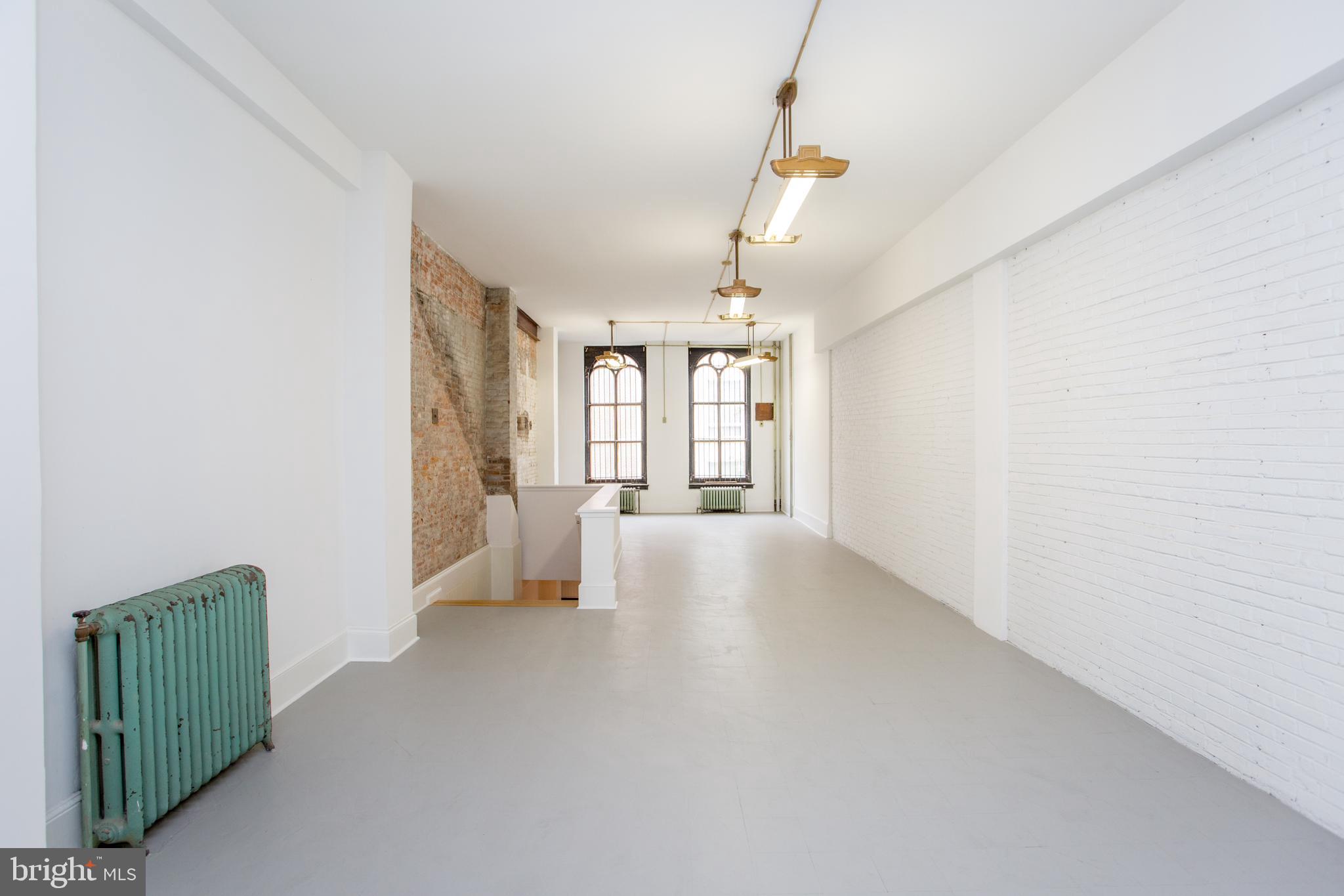 OLD CITY - Commercial Sale