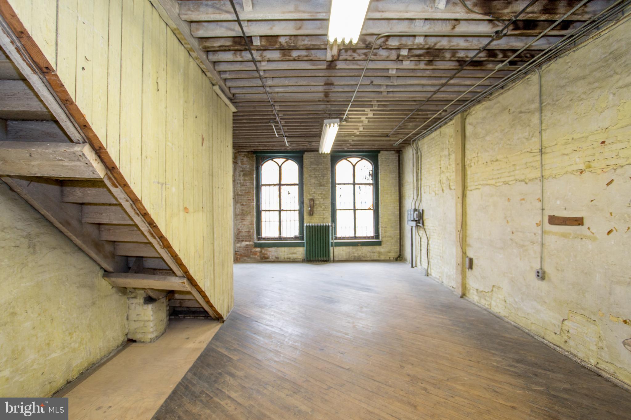 OLD CITY - Commercial Sale