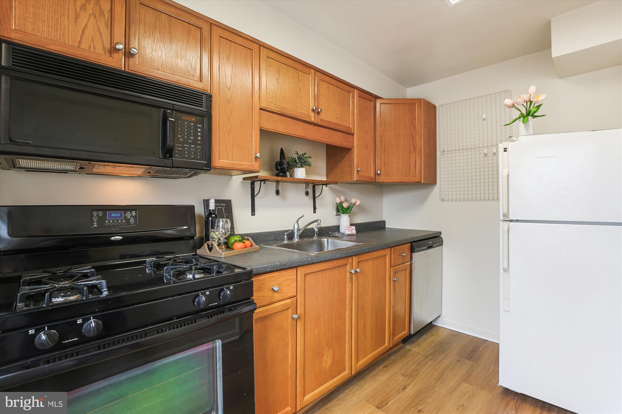 BELLE VIEW CONDOMINIUMS - Residential