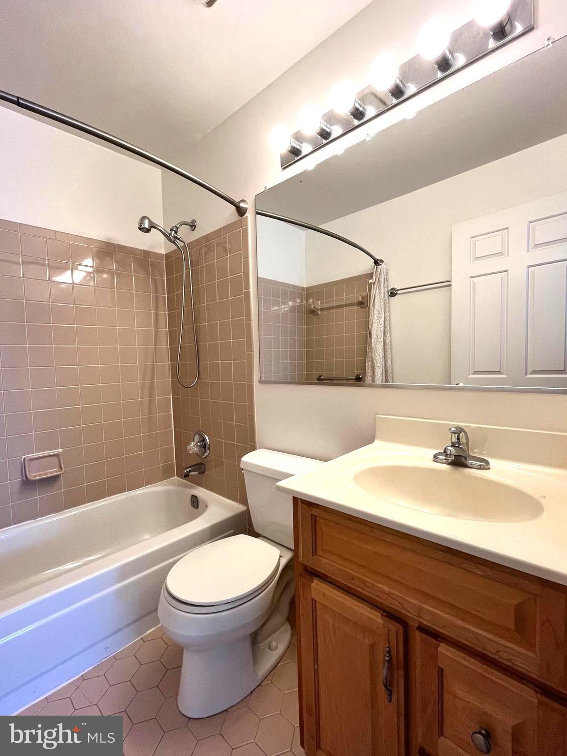 SEVEN OAKS - Residential