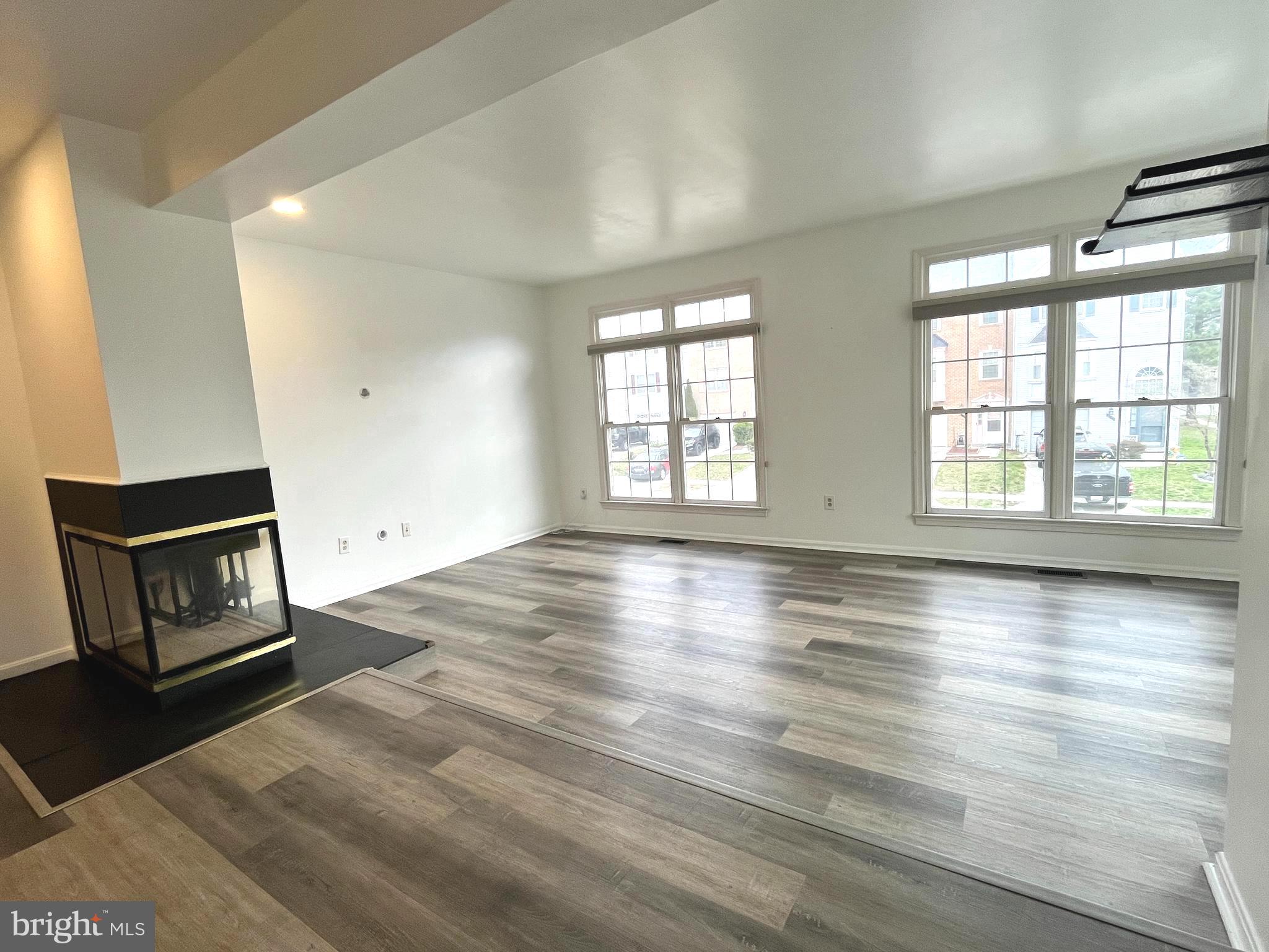 SEVEN OAKS - Residential