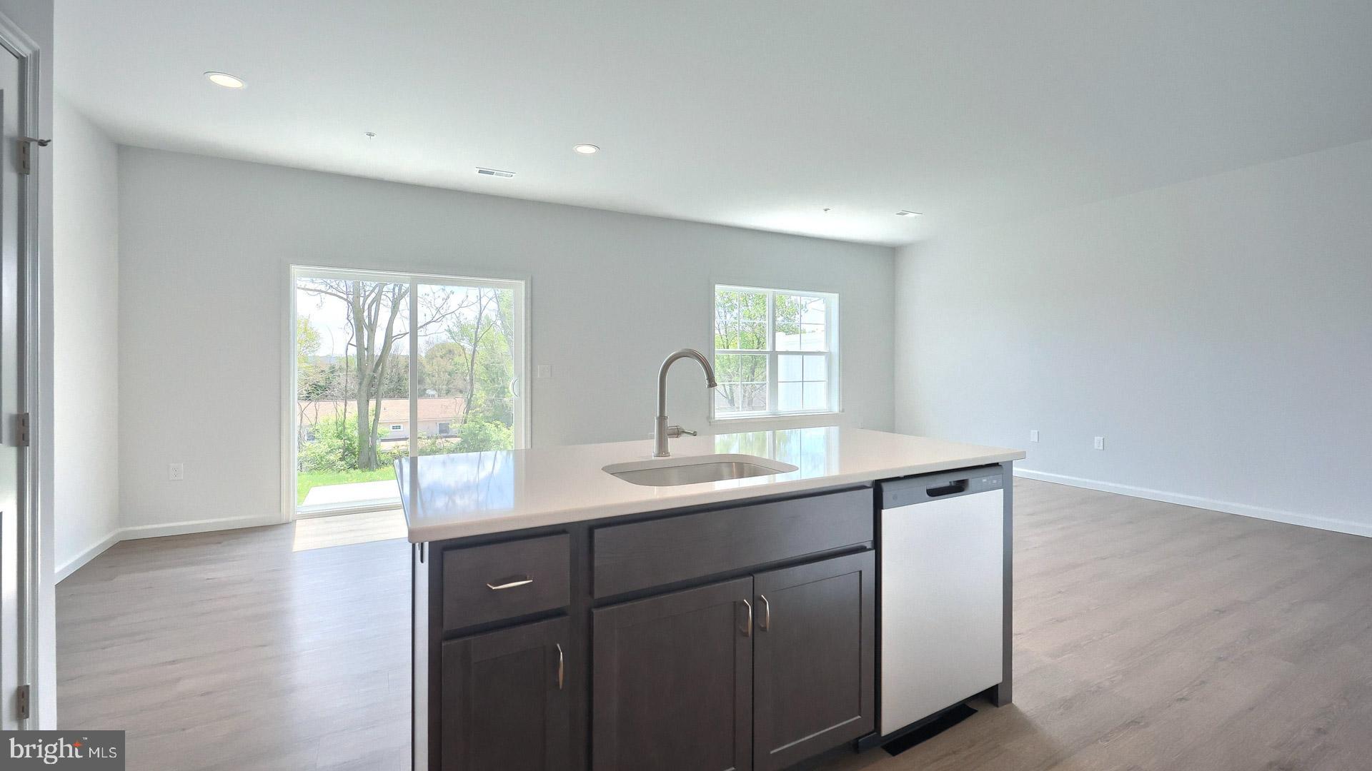 THE TOWNES AT BRIAR CREEK - Residential