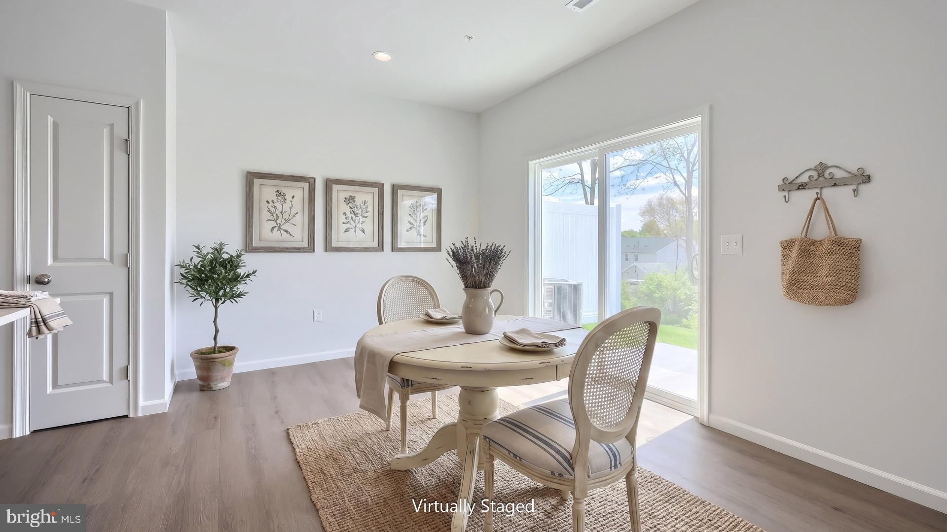 THE TOWNES AT BRIAR CREEK - Residential