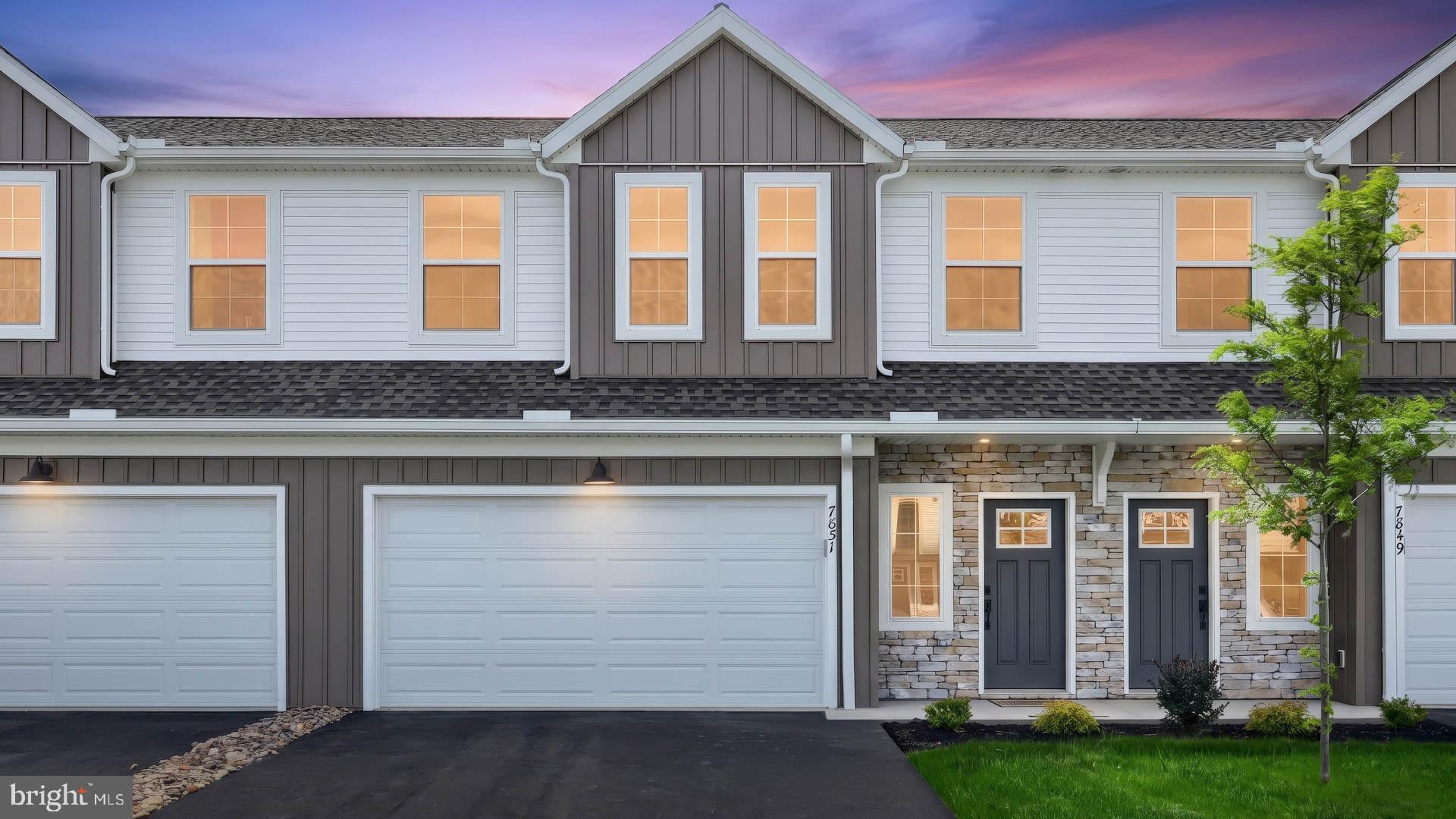 THE TOWNES AT BRIAR CREEK - Residential