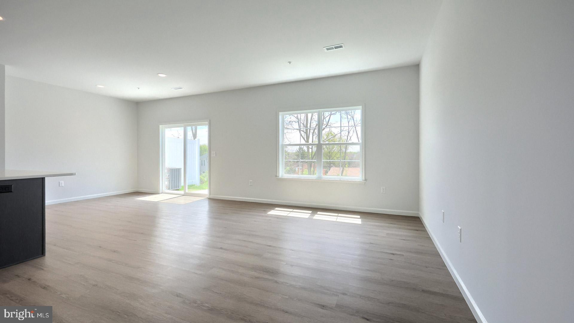 THE TOWNES AT BRIAR CREEK - Residential