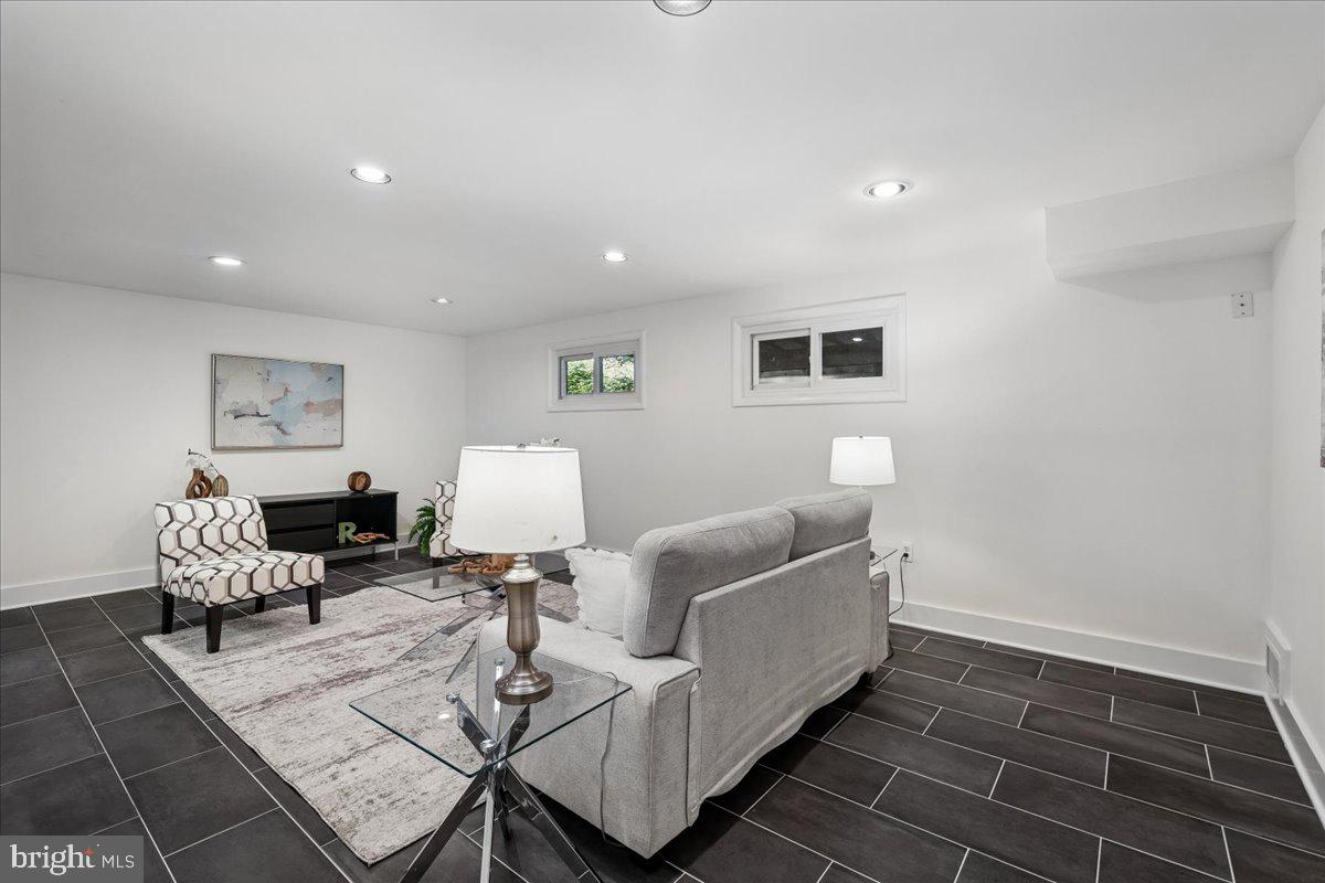 WOODMOOR - Residential