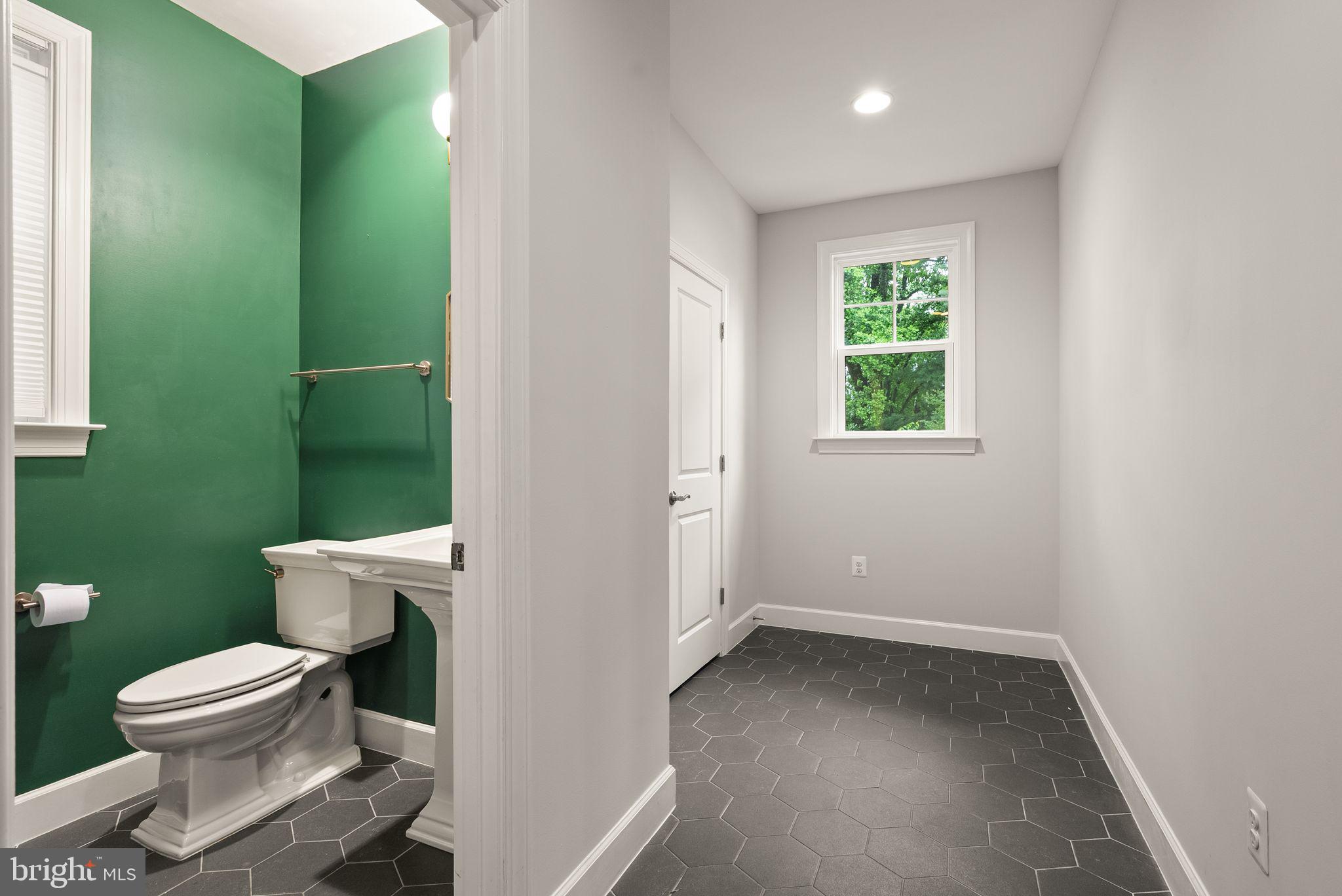 BERKSHIRE OAKWOOD - Residential