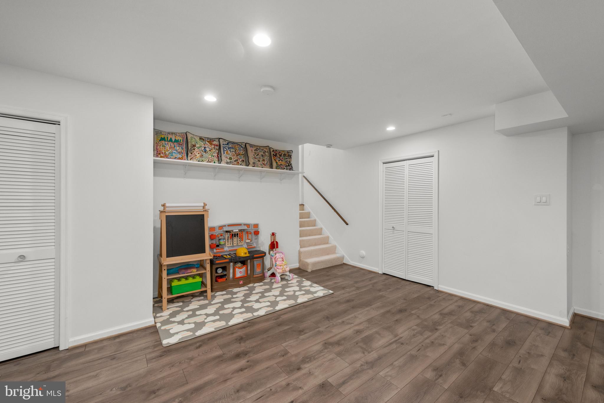 SOMERSET SOUTH - Residential