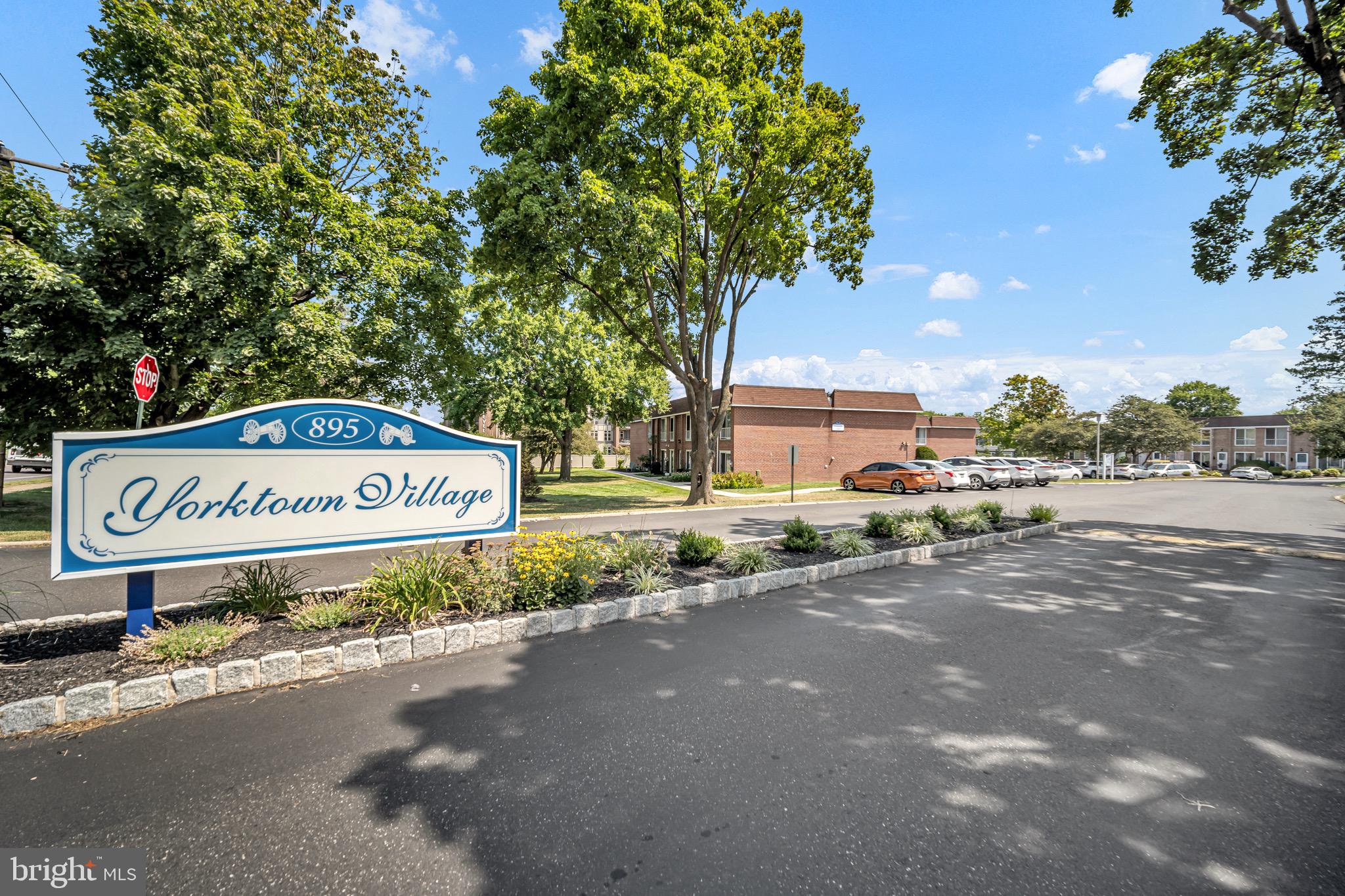YORKTOWN - Residential