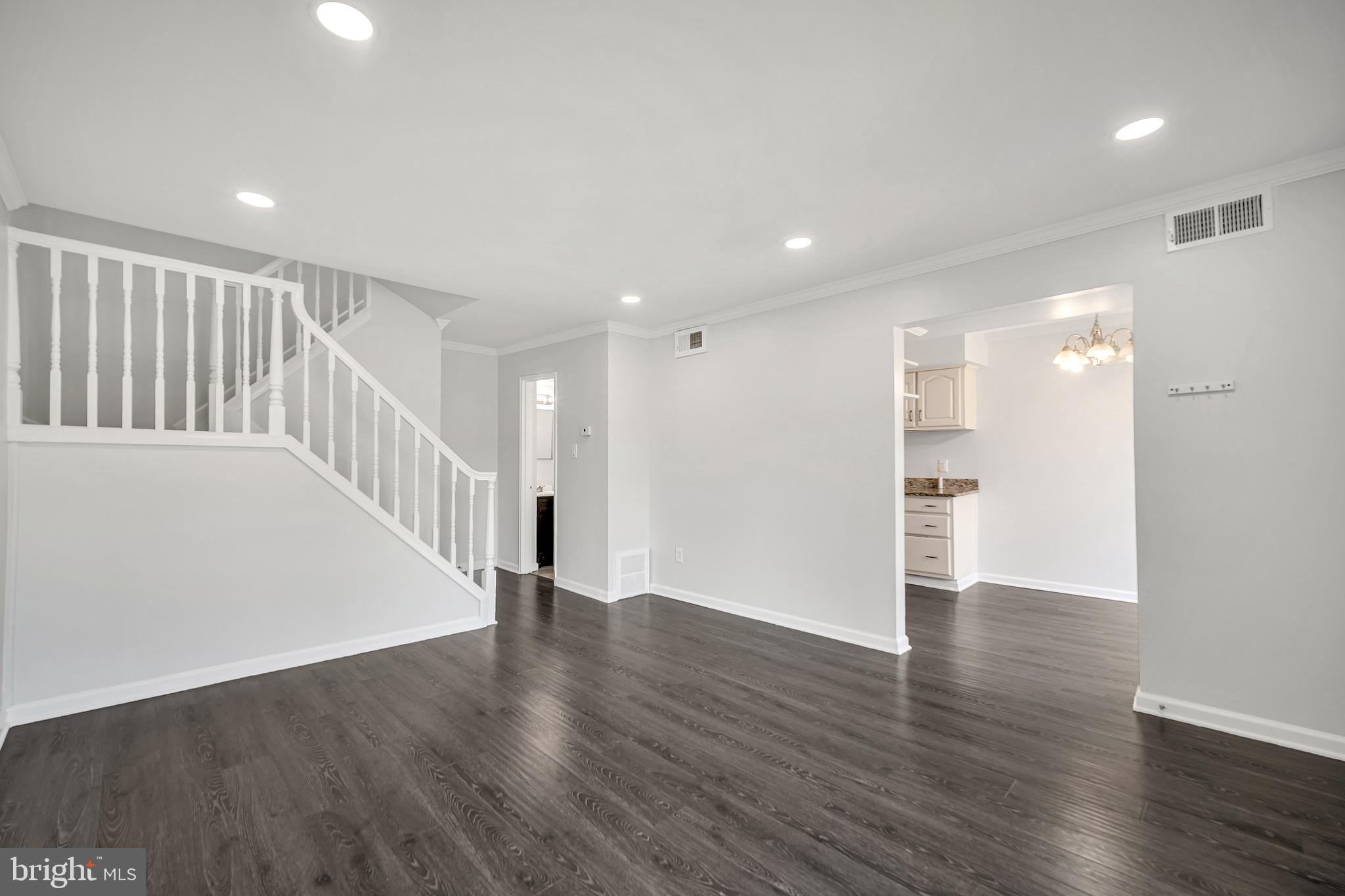 YORKTOWN - Residential